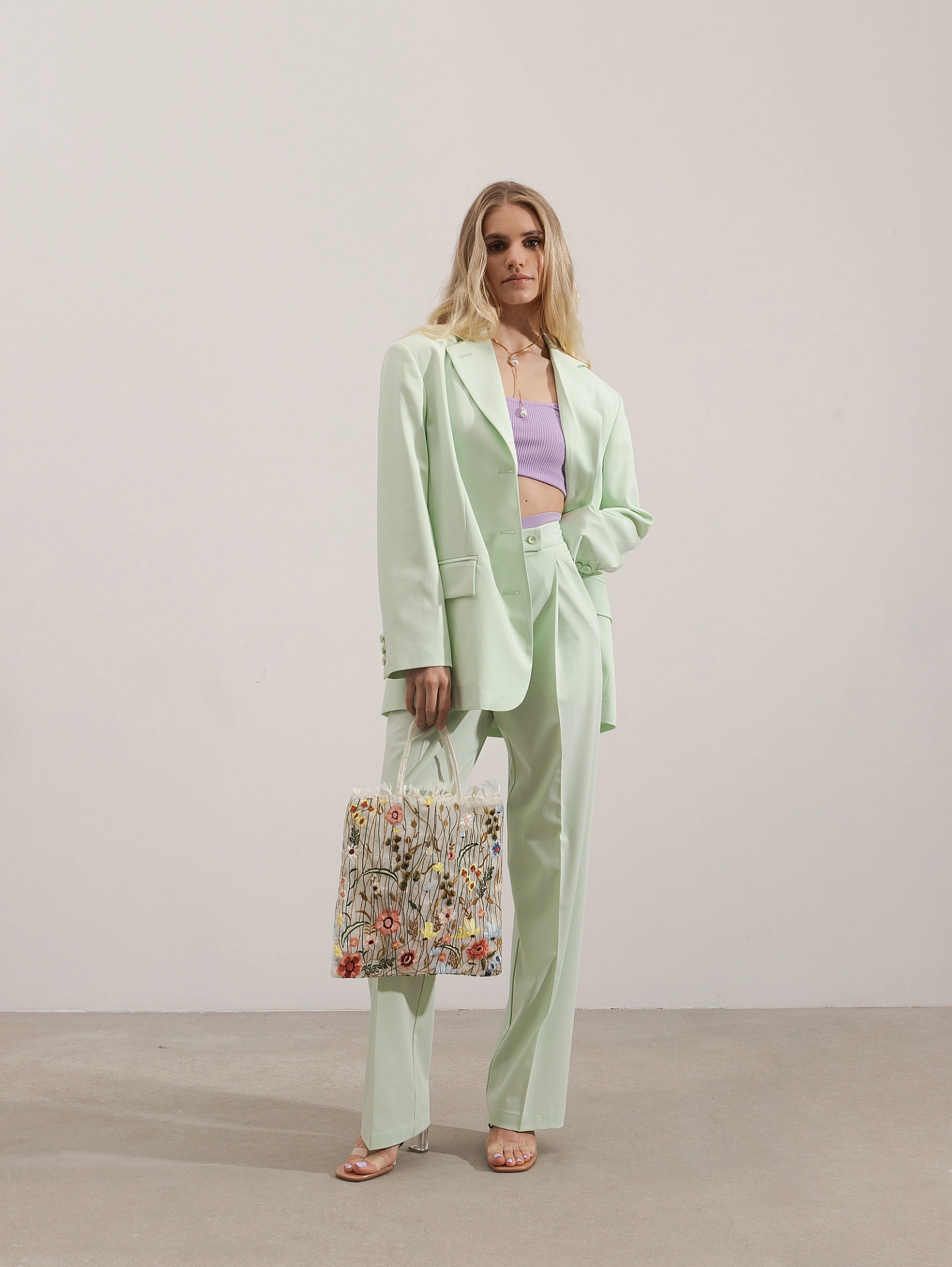 Жакет оверсайз на 3 пуговицах