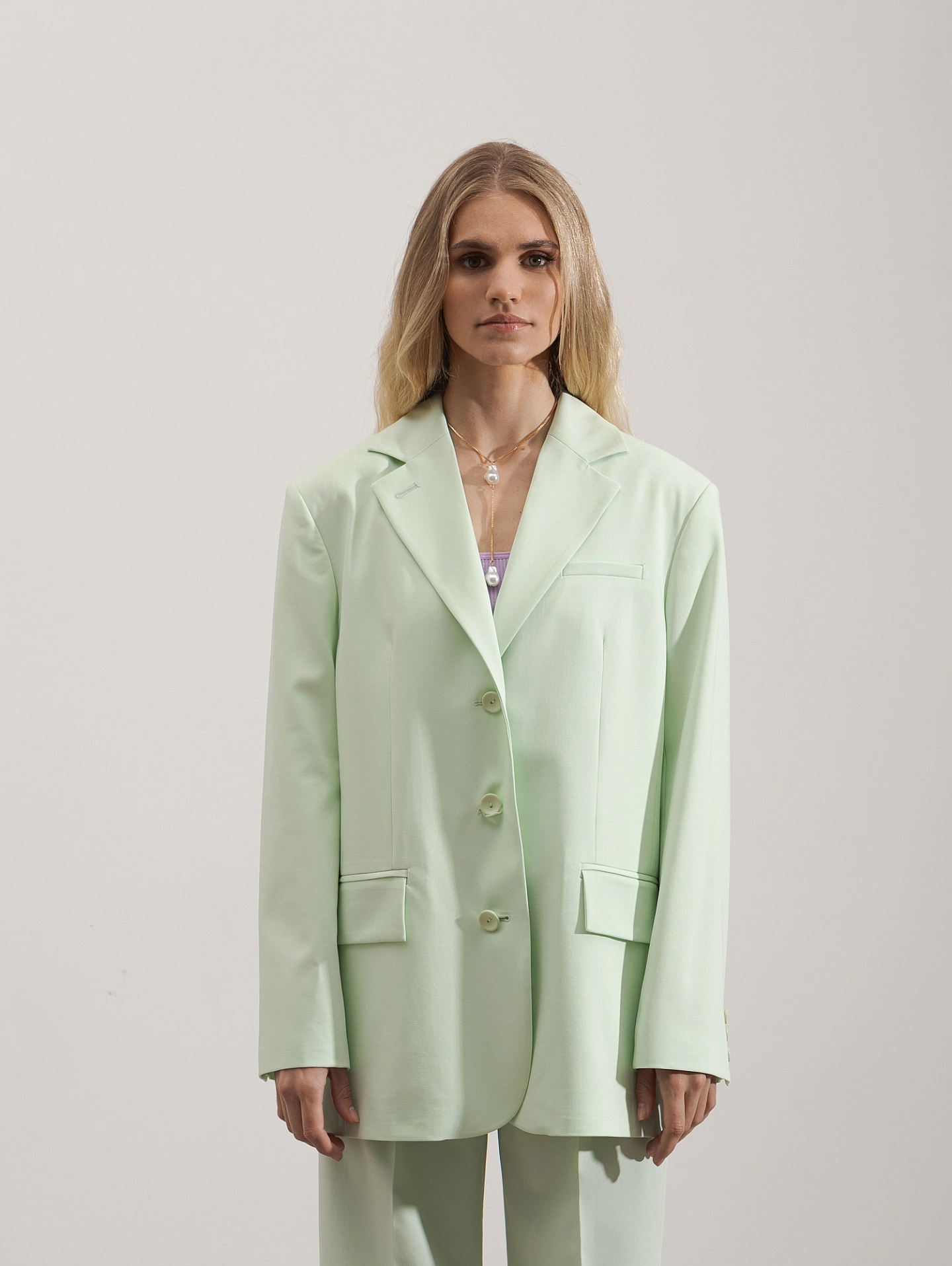 Жакет оверсайз на 3 пуговицах