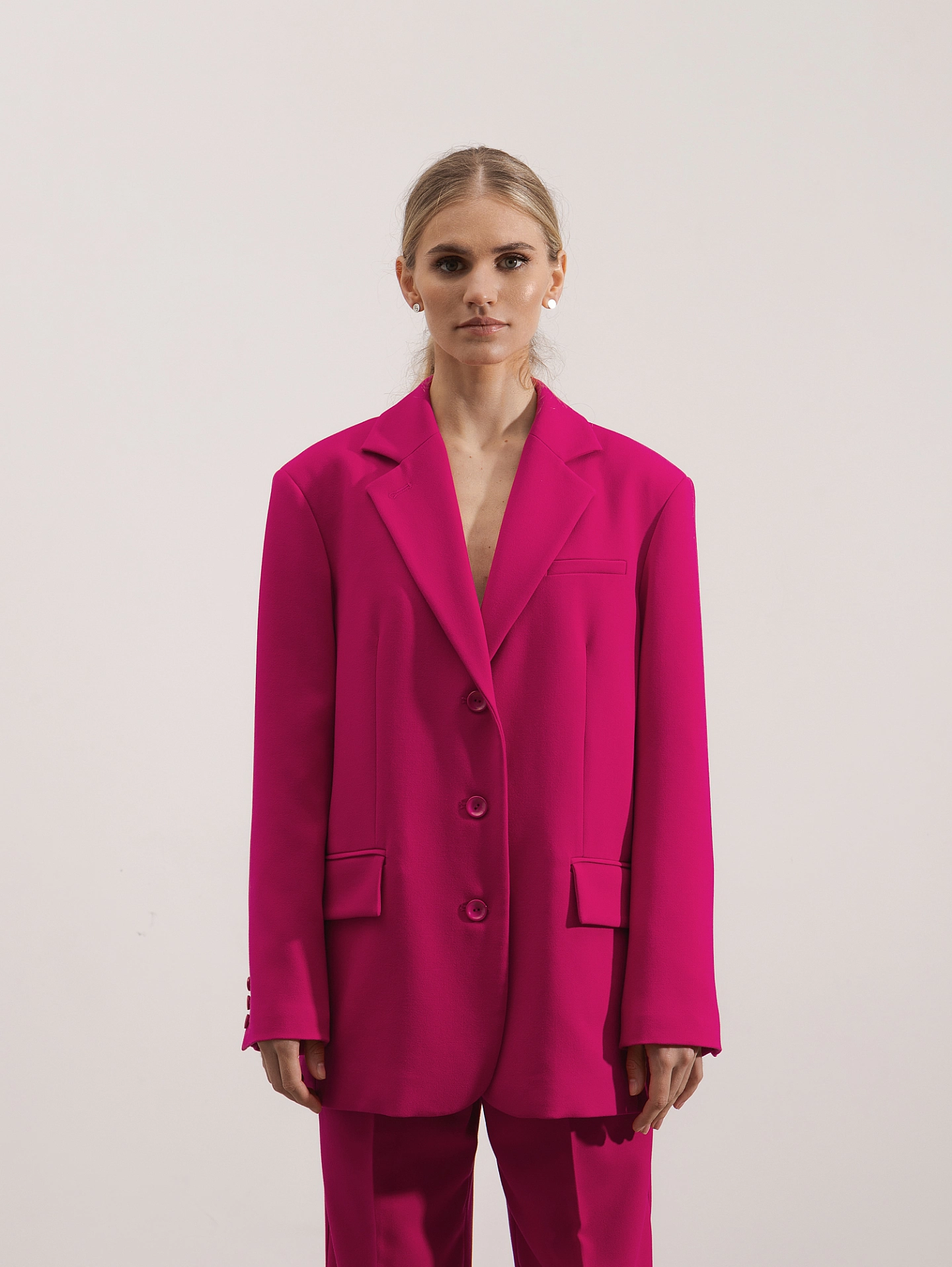 Жакет оверсайз на 3 пуговицах