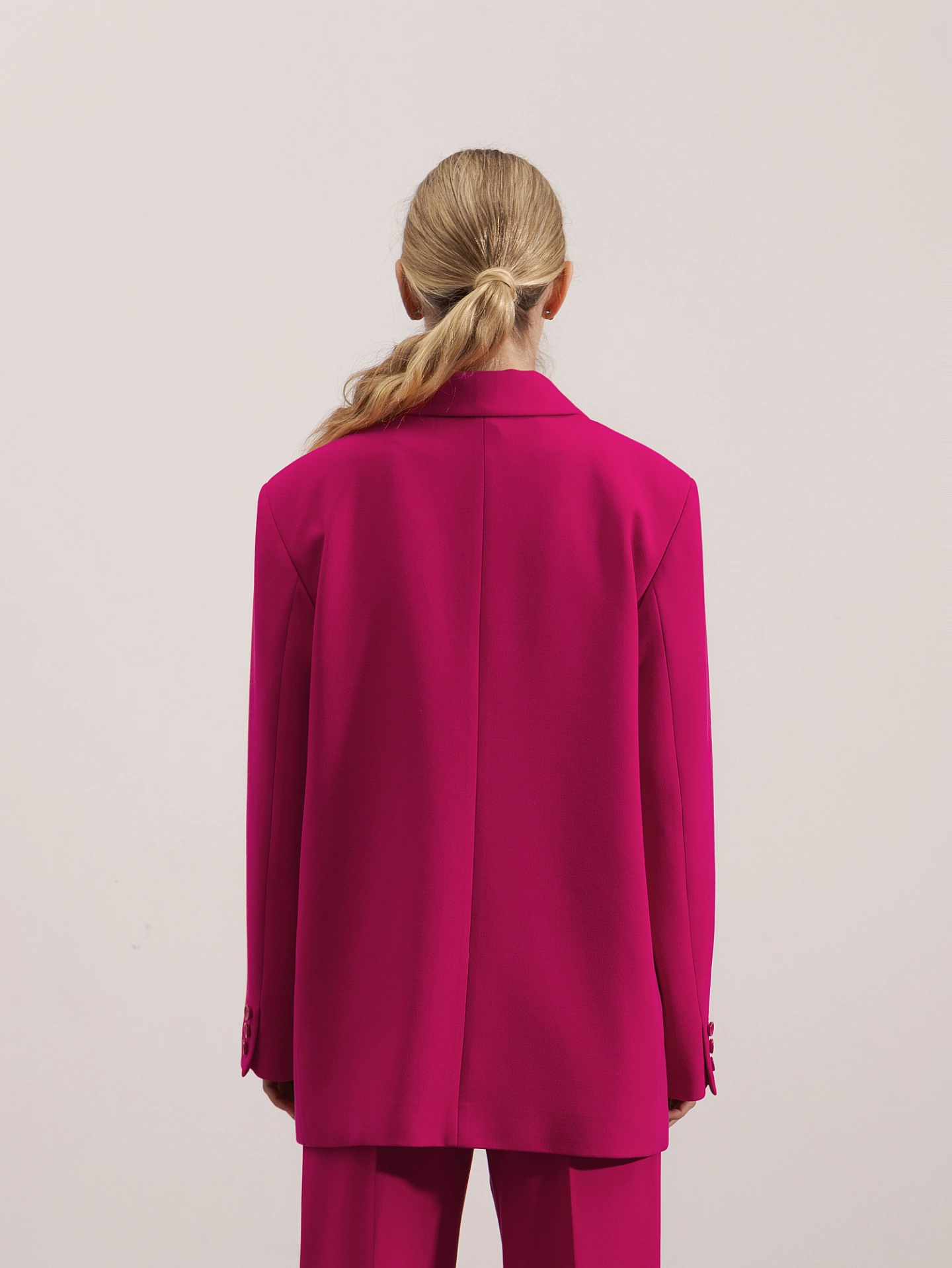 Жакет оверсайз на 3 пуговицах