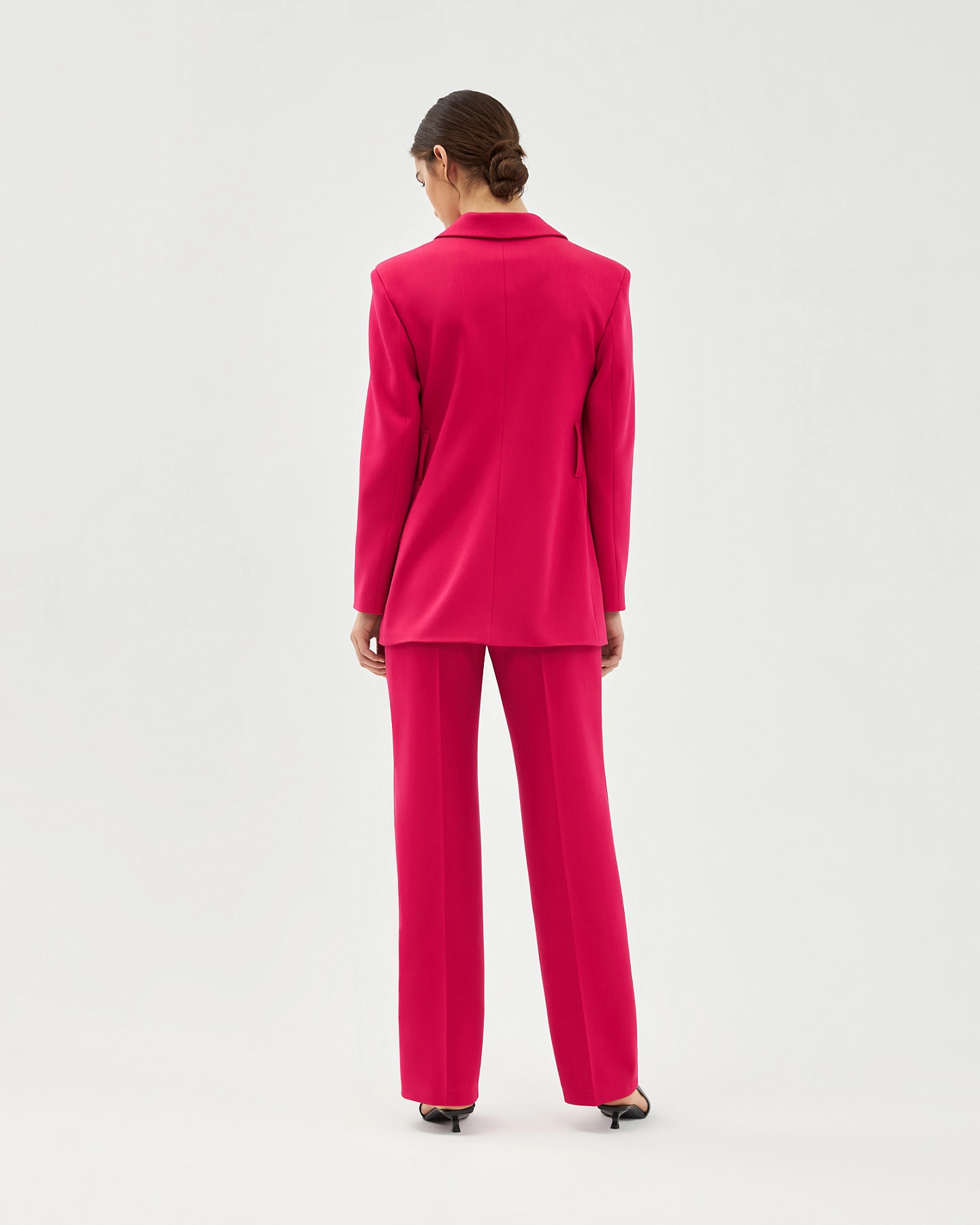 Жакет однобортный с широким поясом