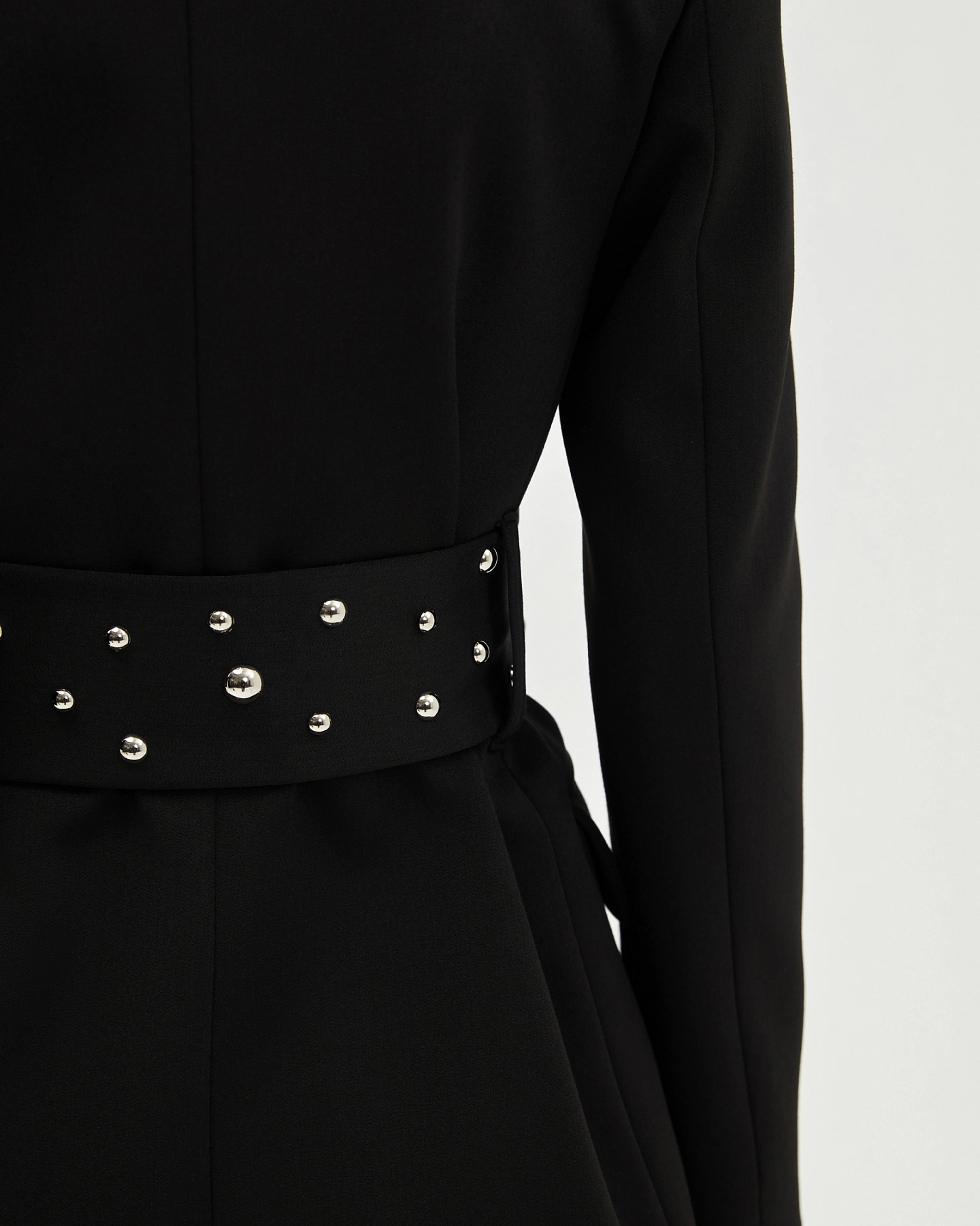 Жакет однобортный с широким поясом