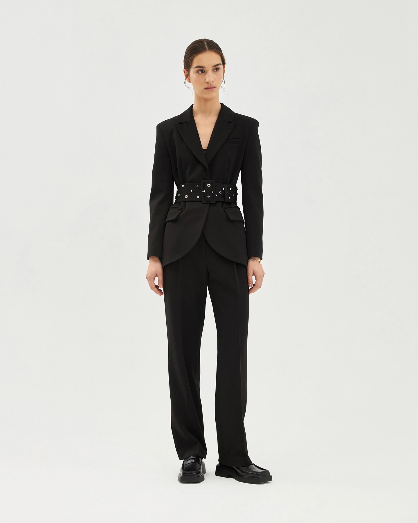 Жакет однобортный с широким поясом