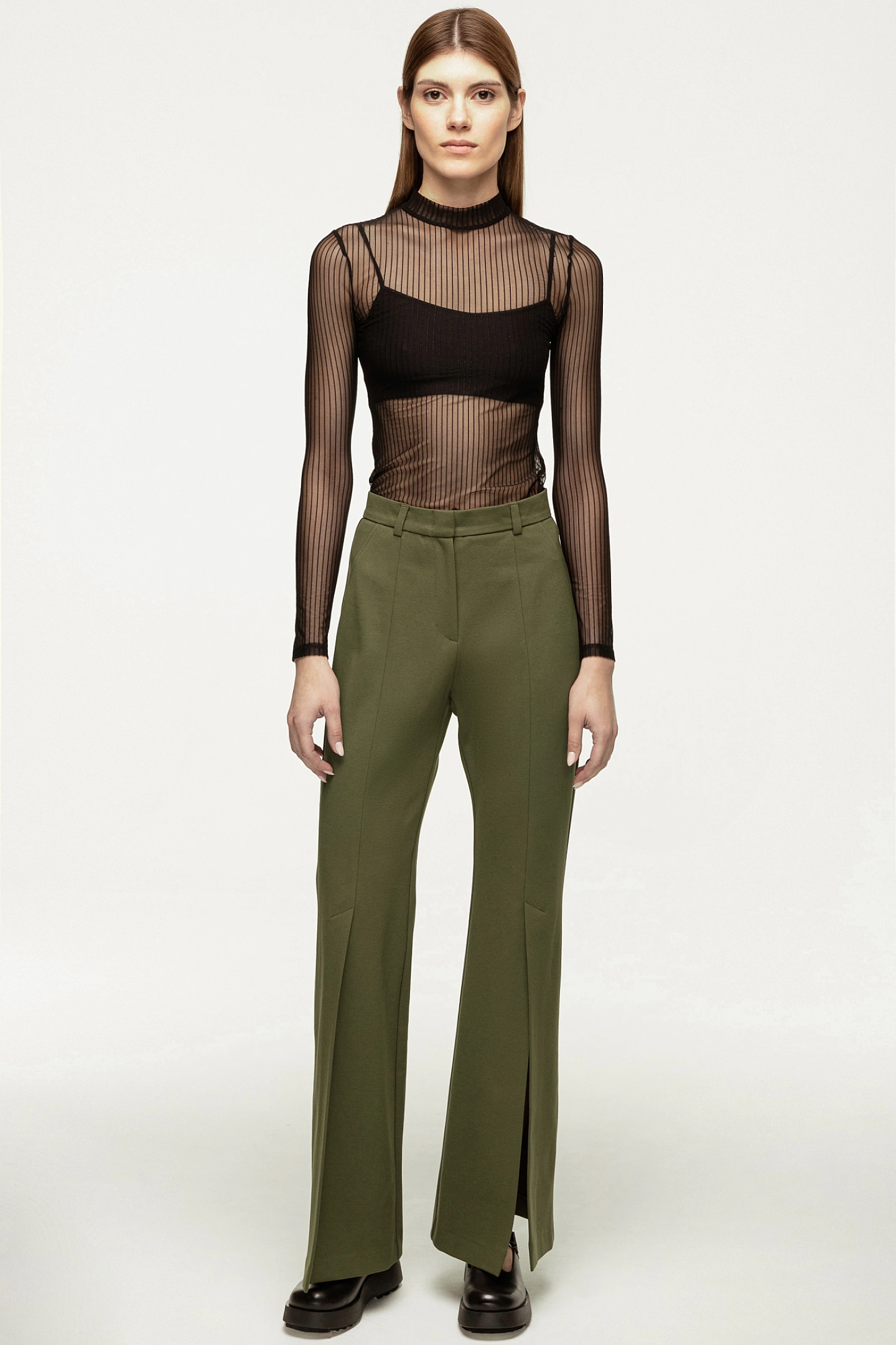 Брюки клёш со шлицами