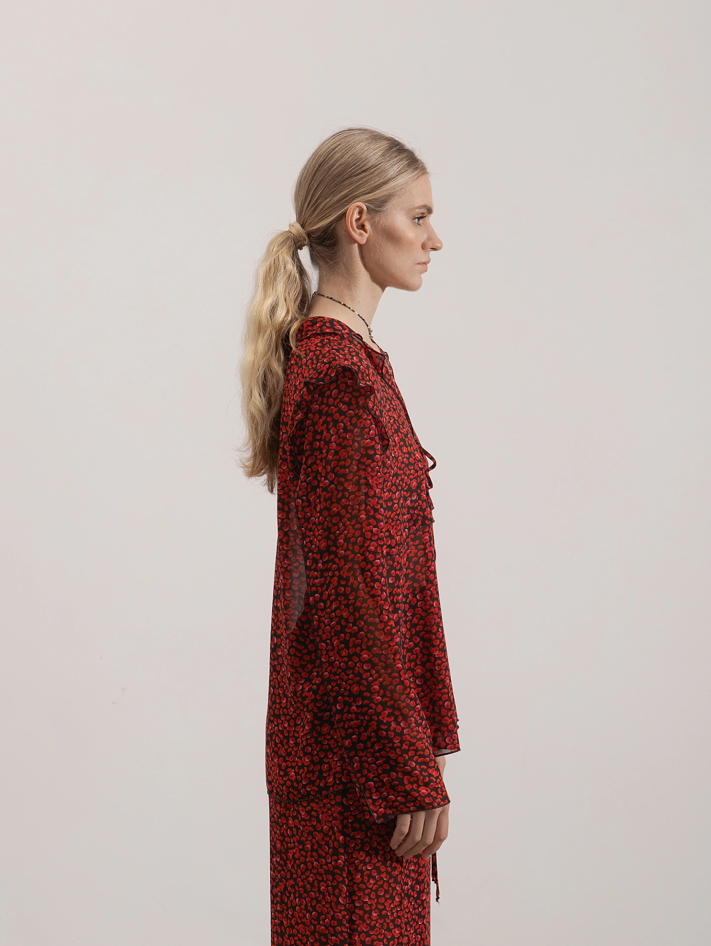 Блуза с завязками спереди