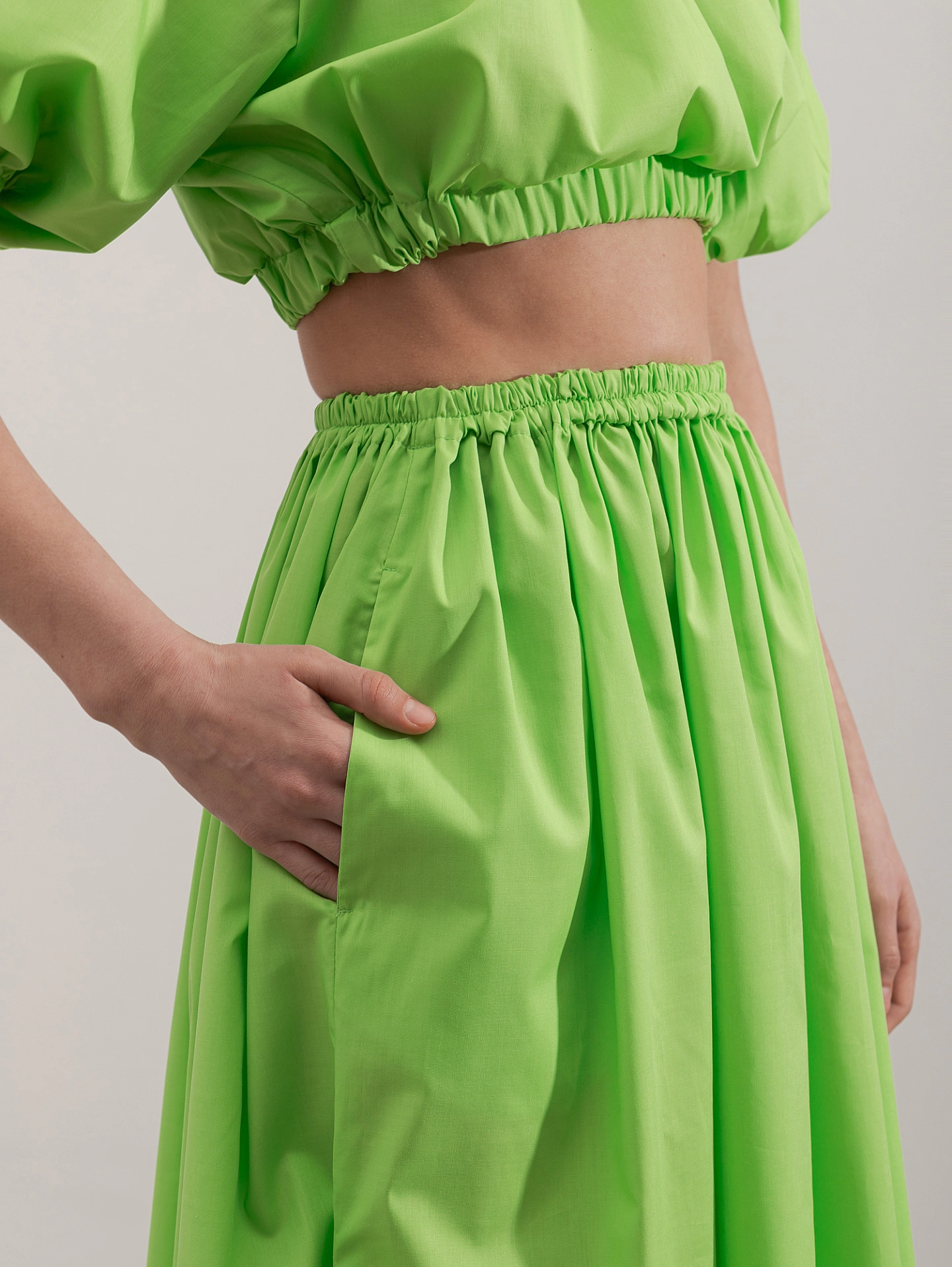 Юбка широкая с разрезами