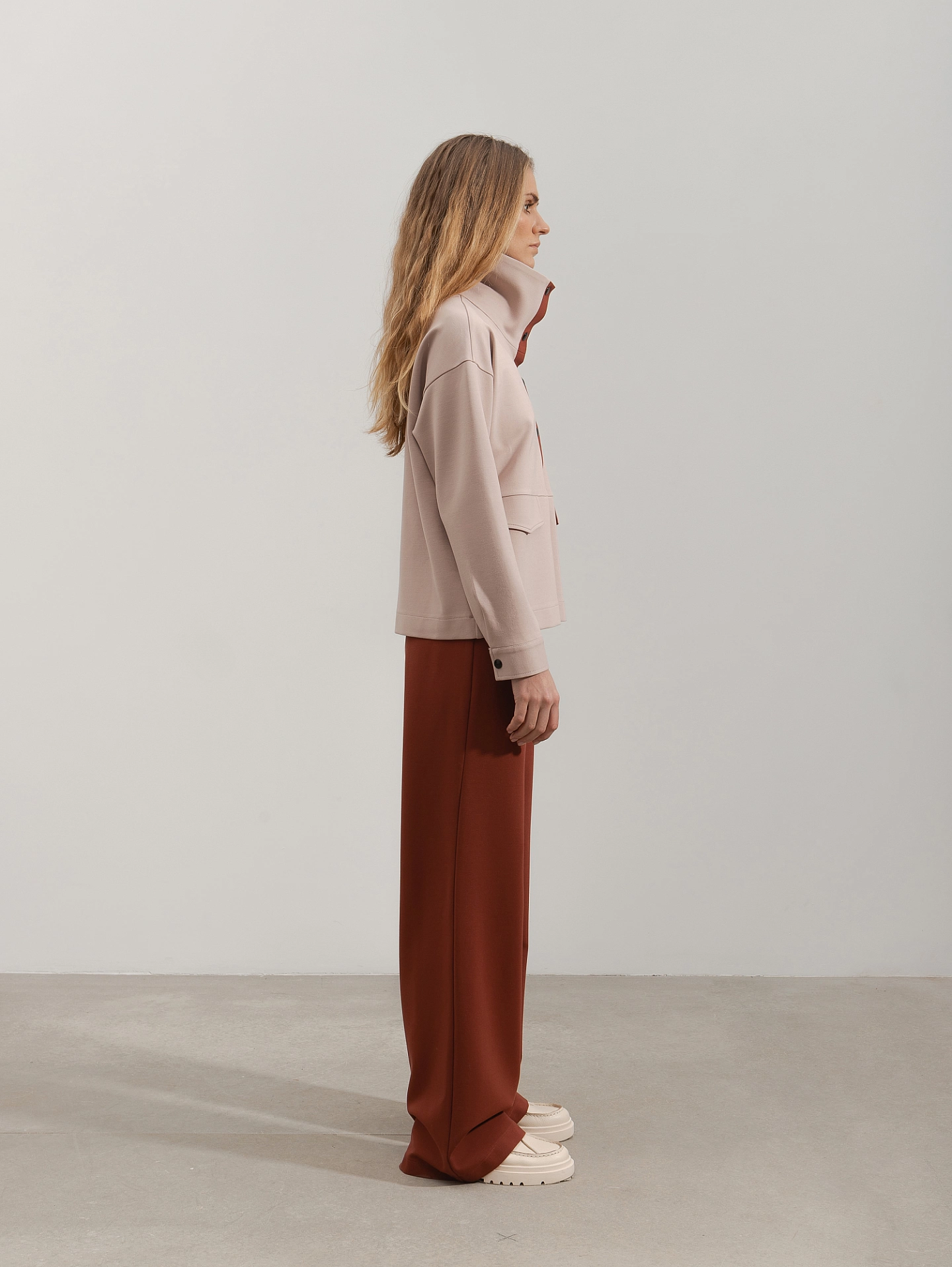 Брюки с застёжкой сзади