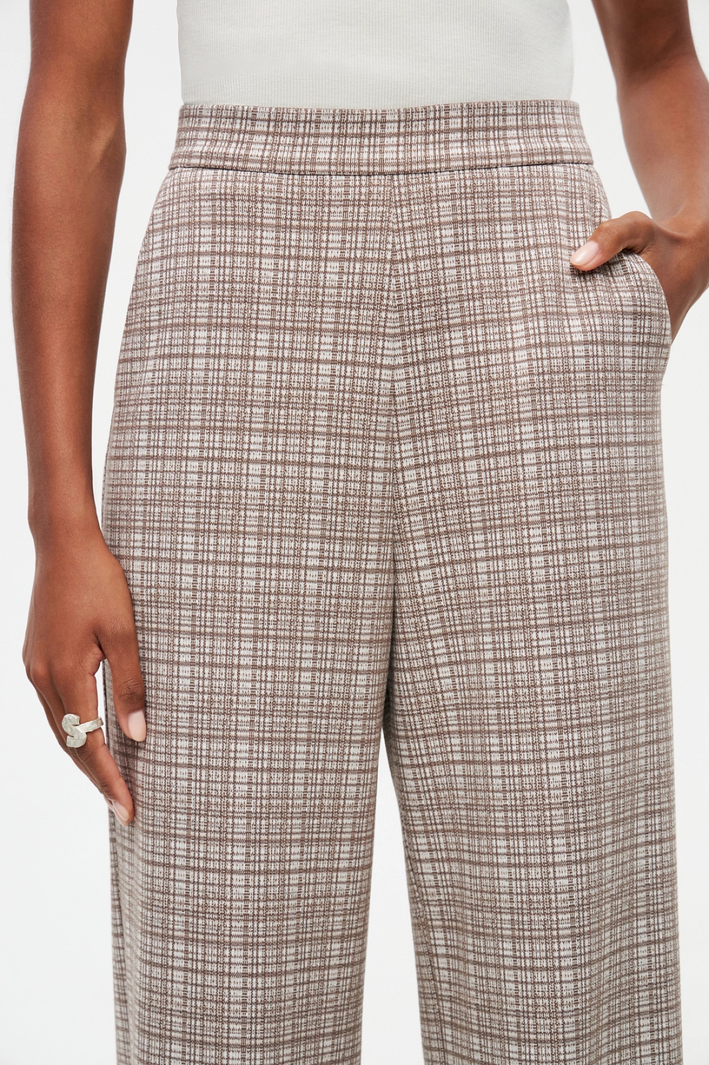 Свитшот с воротником апаш и брюки с застёжкой сзади