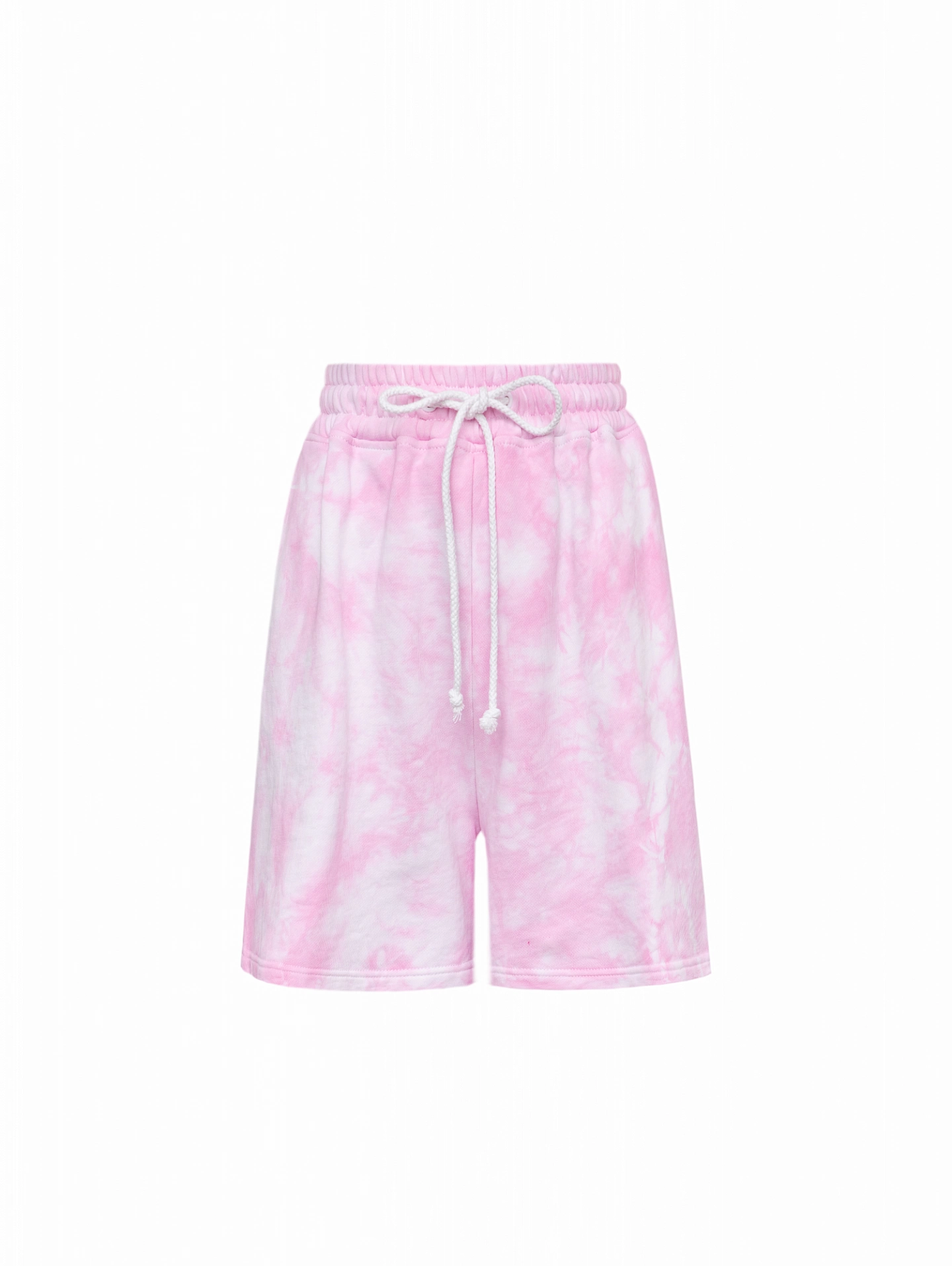 Свитшот объёмной формы и спортивные шорты