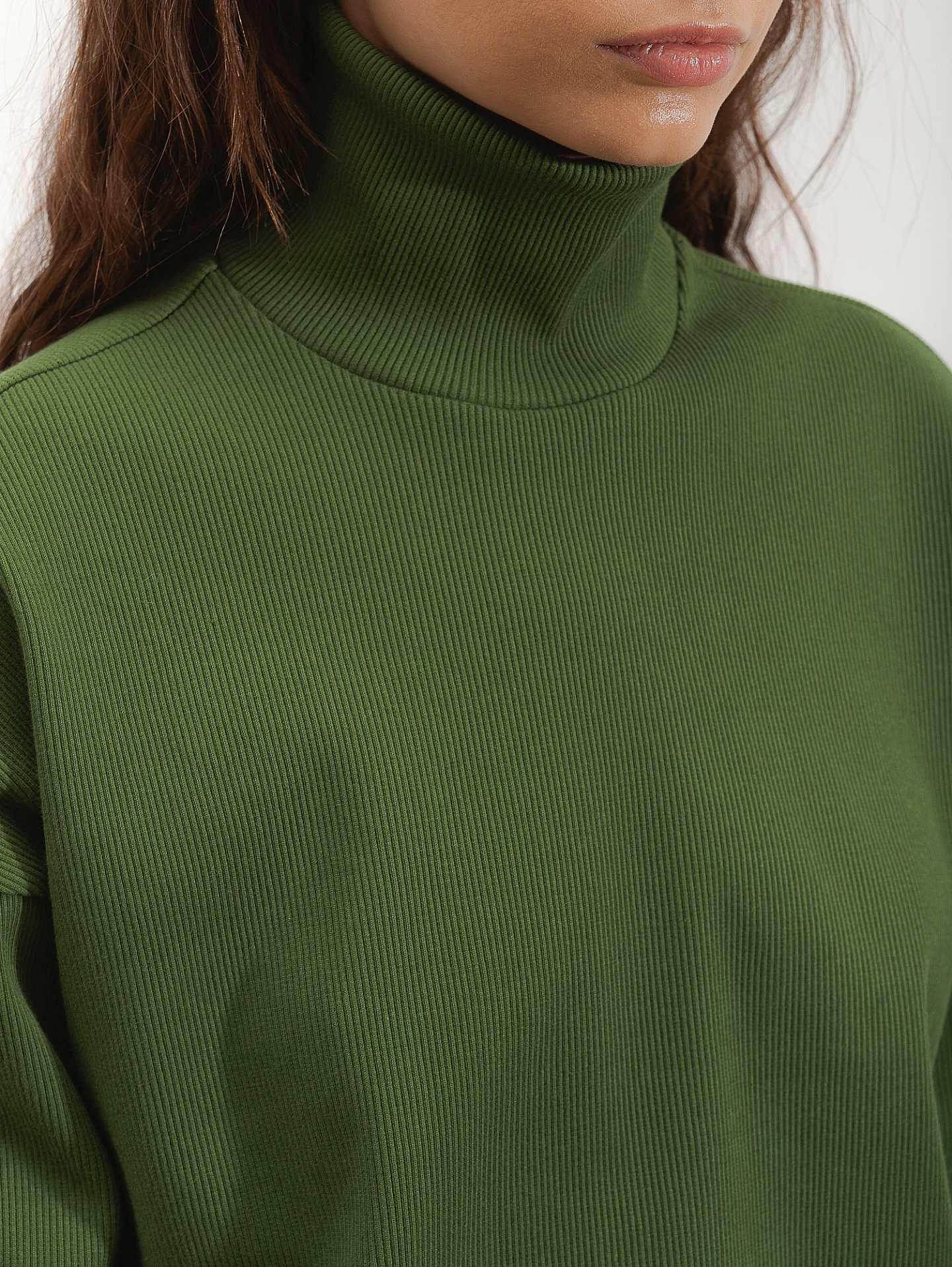 Свитшот короткий и брюки с застёжкой сзади кашкорсе