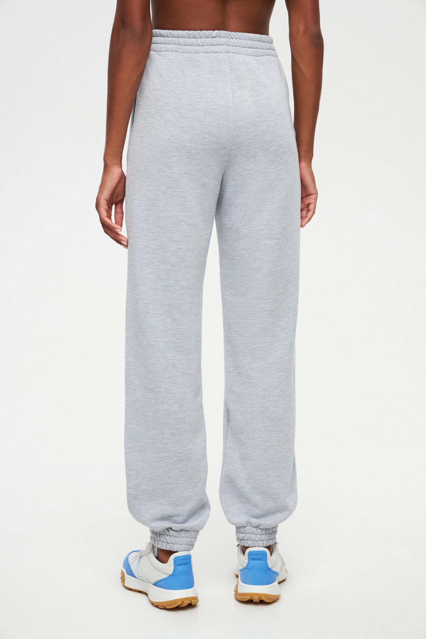 Свитшот с логотипом и брюки трикотажные