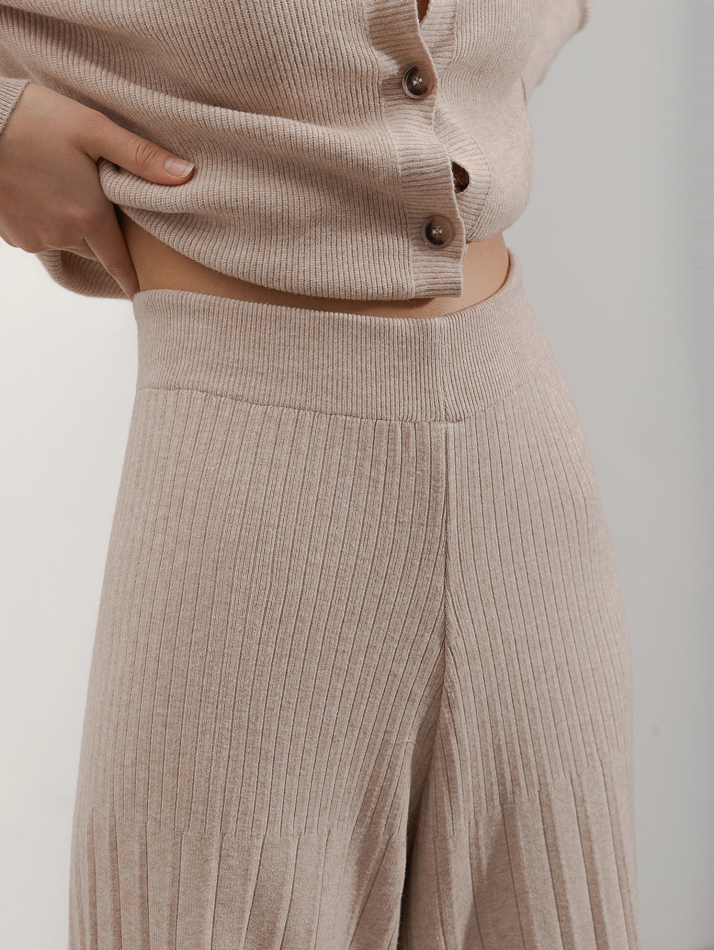 Джемпер вязаный на пуговицах с рукавом реглан и брюки - кюлоты