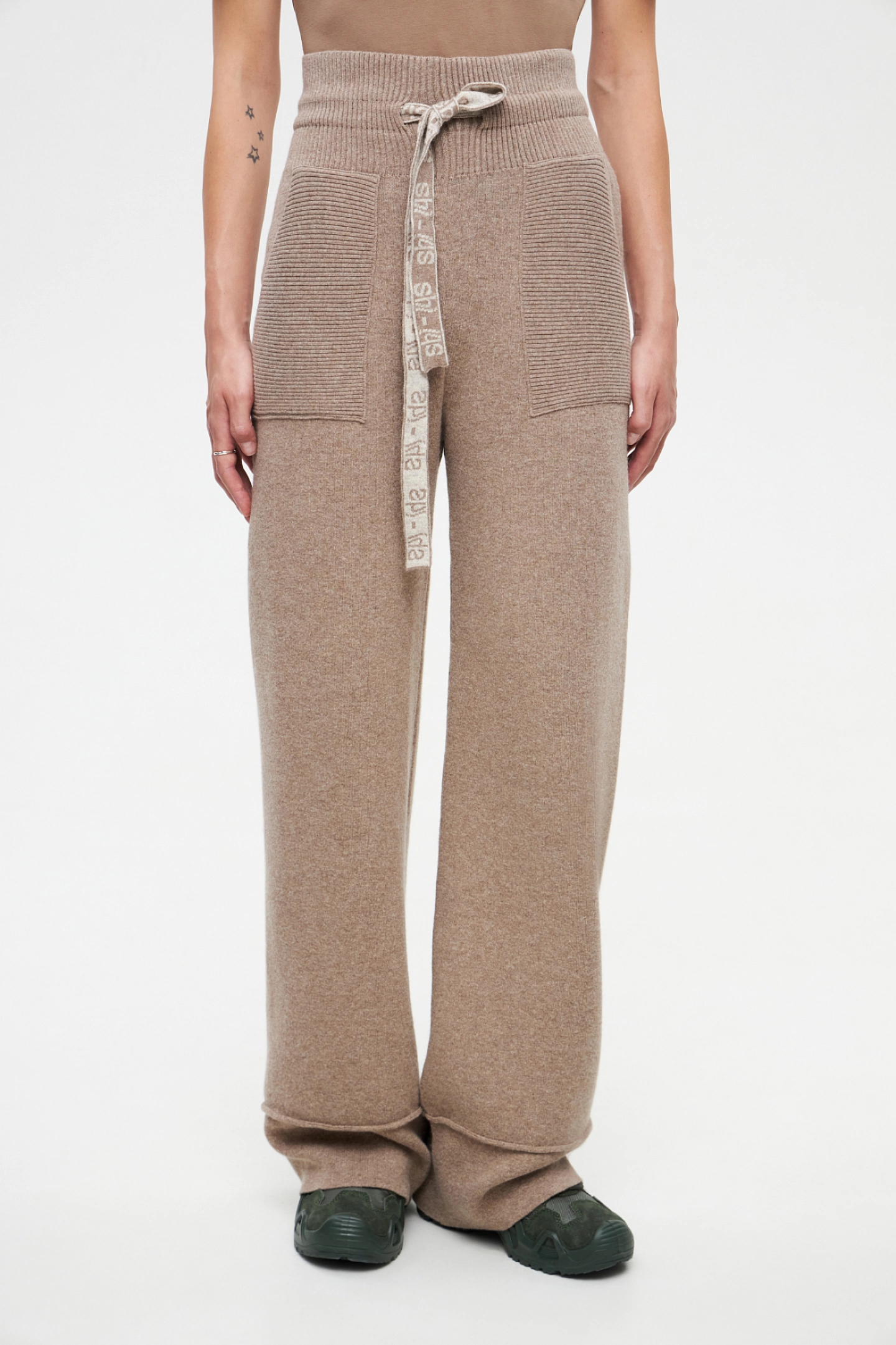 Брюки вязаные с фактурой рубчик