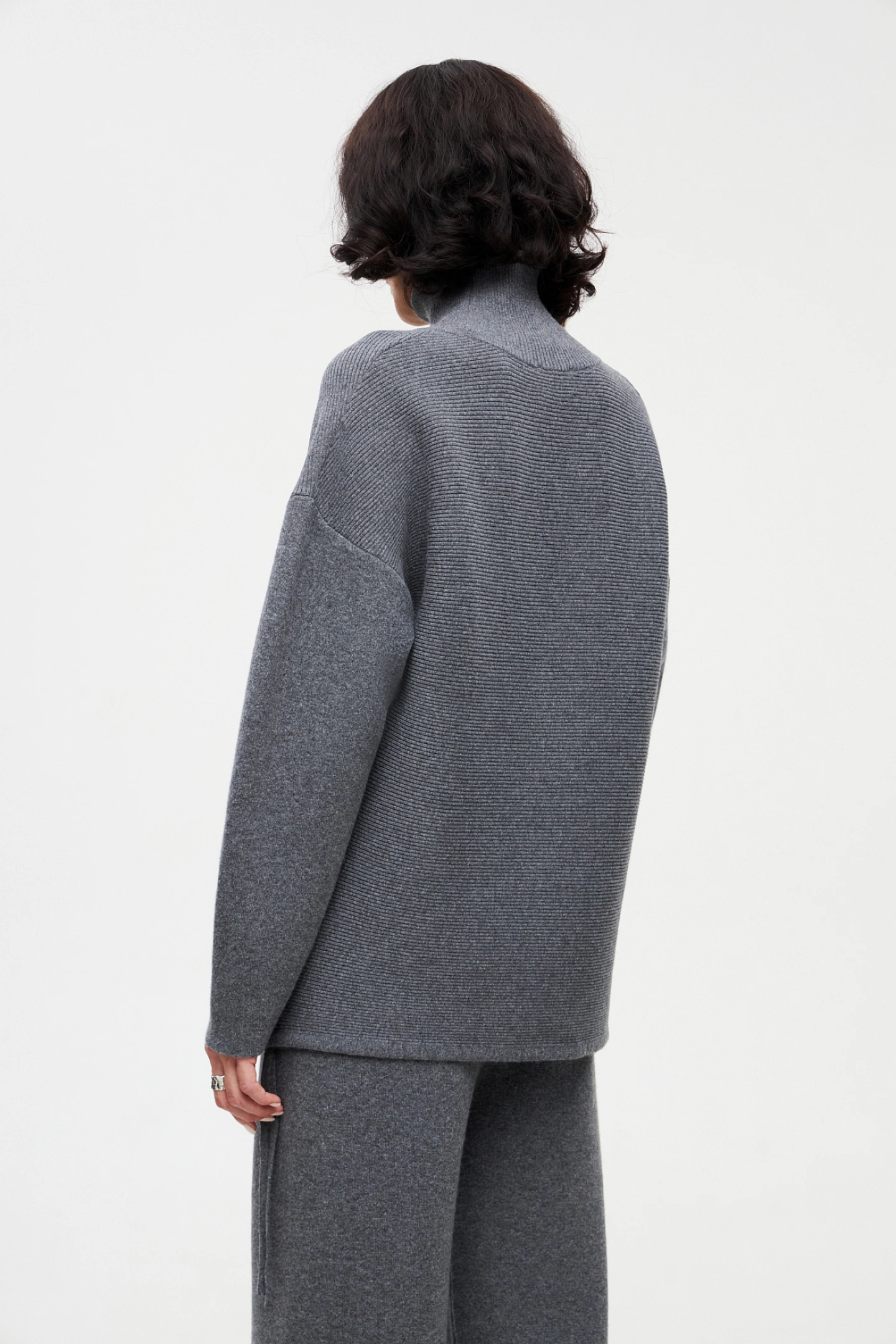 Джемпер вязаный с фактурой рубчик