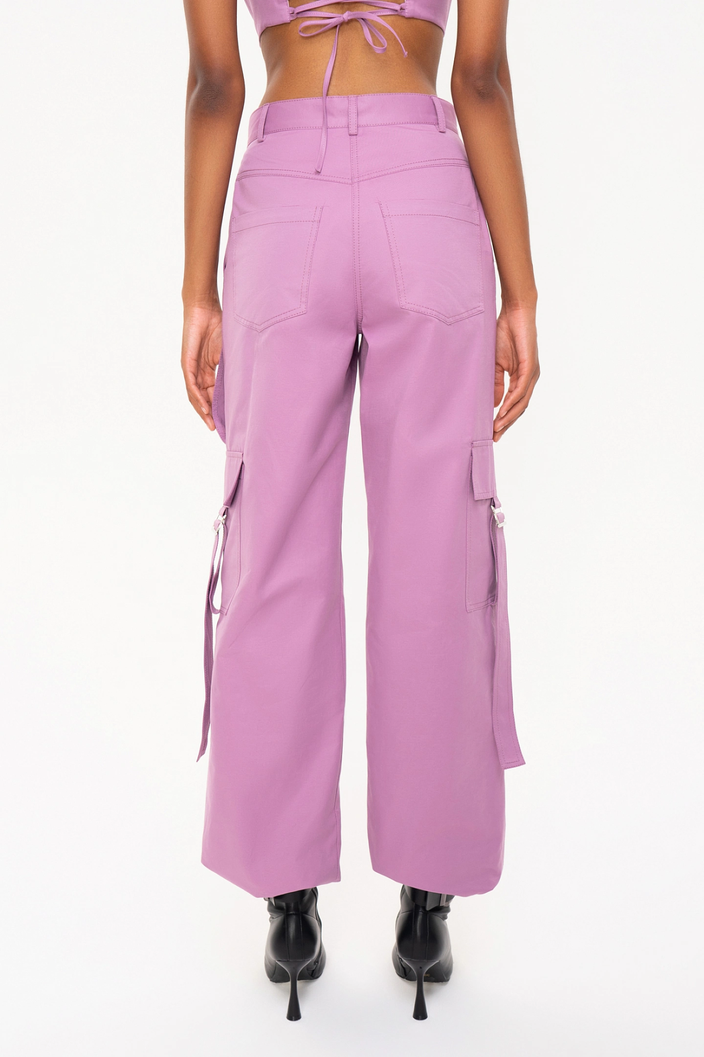 Топ-бюстье со шнуровкой и брюки-карго