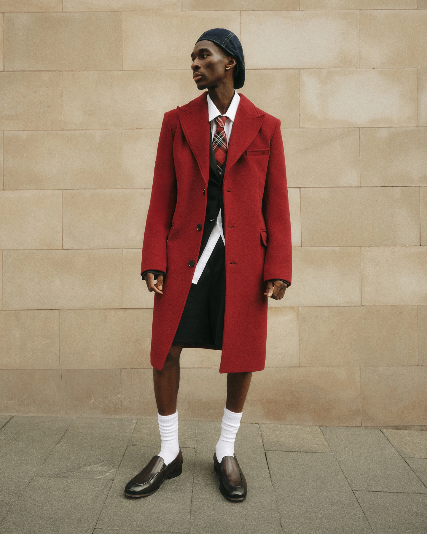 Пальто мужское строгое