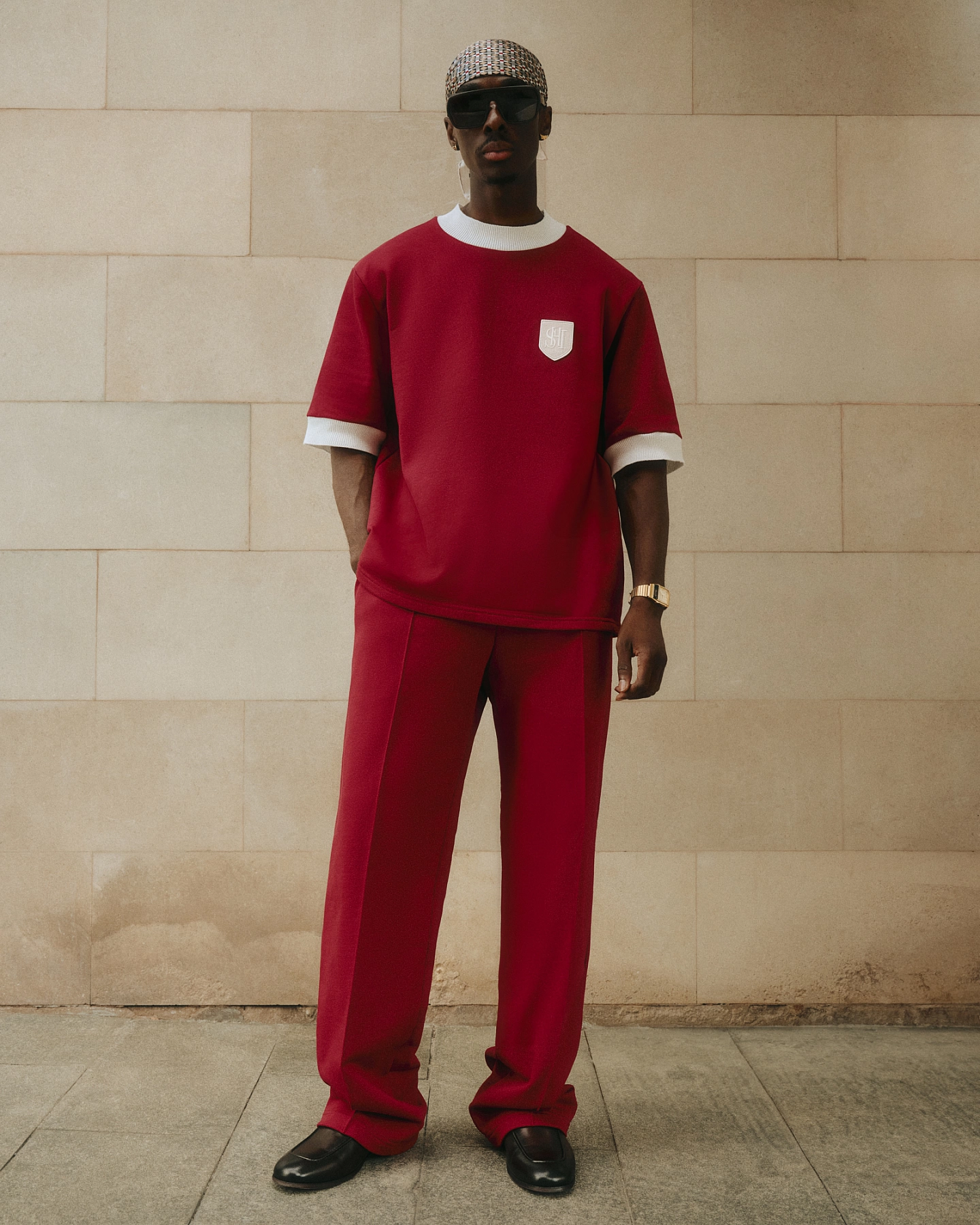 T-shirt and trousers with knit trim