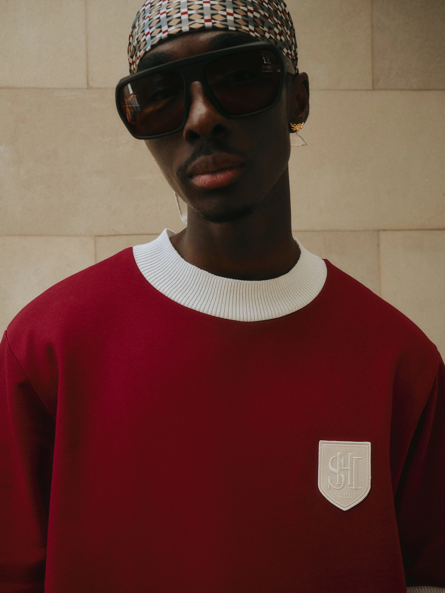 T-shirt and trousers with knit trim