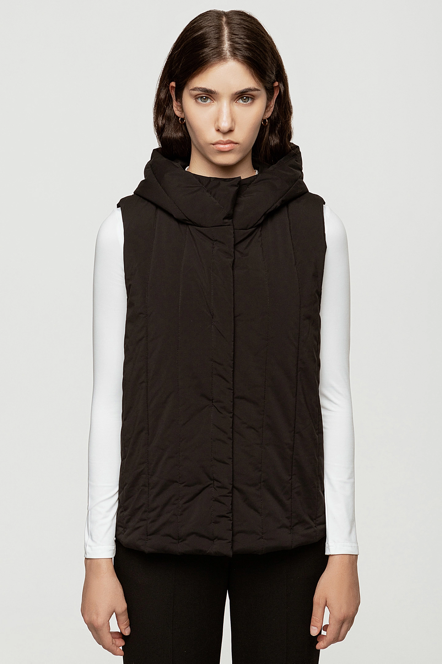 Жилет стёганый с капюшоном