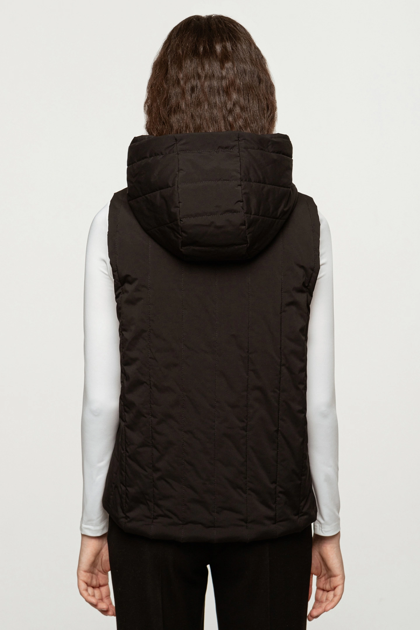 Жилет стёганый с капюшоном