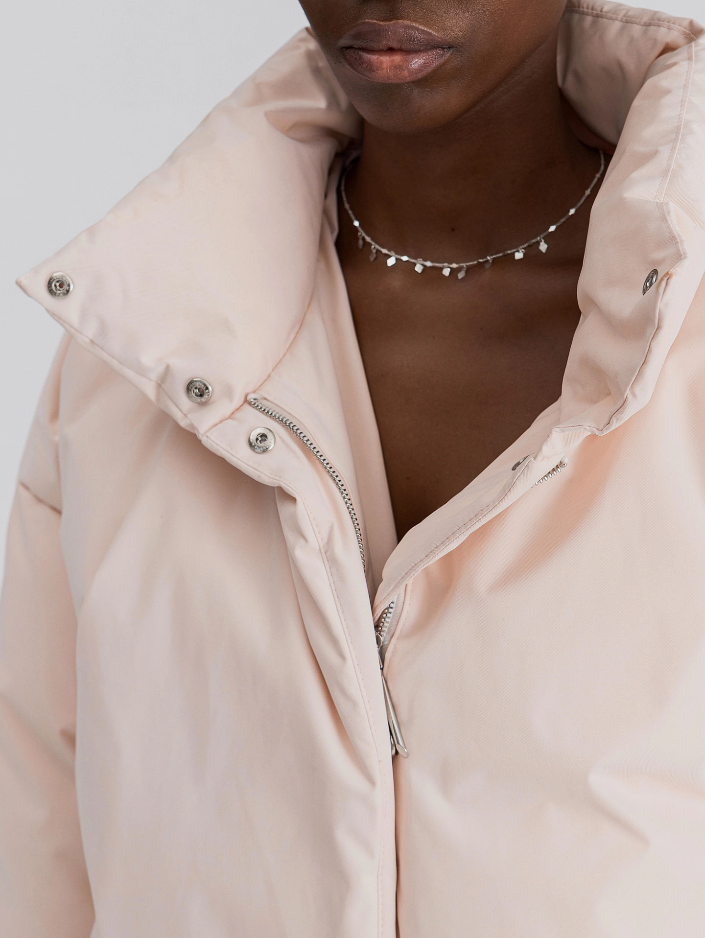 Пуховик короткий со стойкой