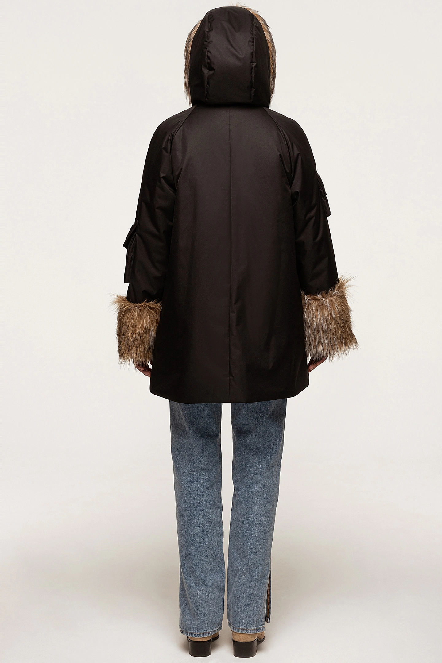 Парка с меховой отделкой