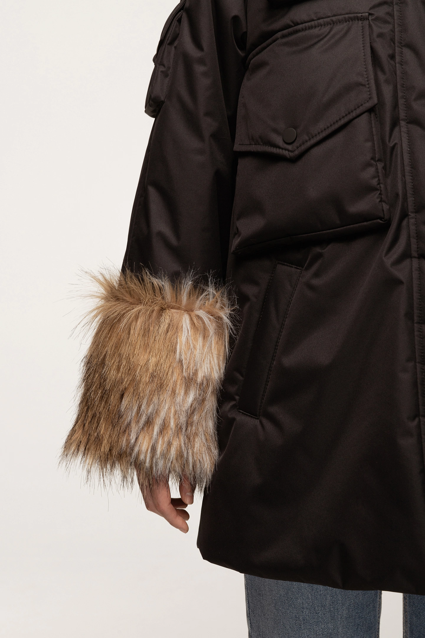 Парка с меховой отделкой