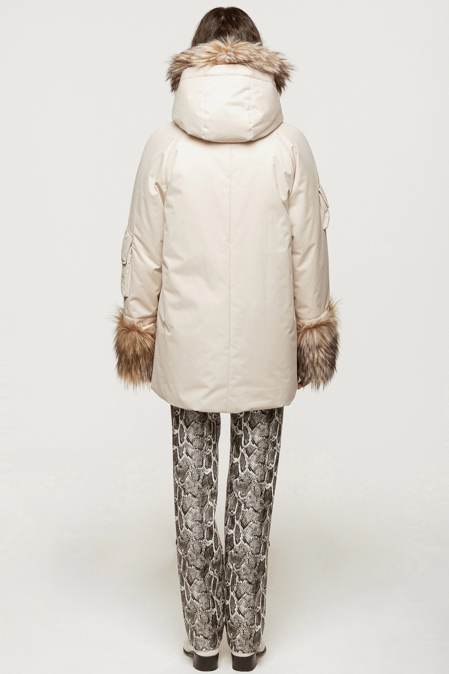 Парка с меховой отделкой