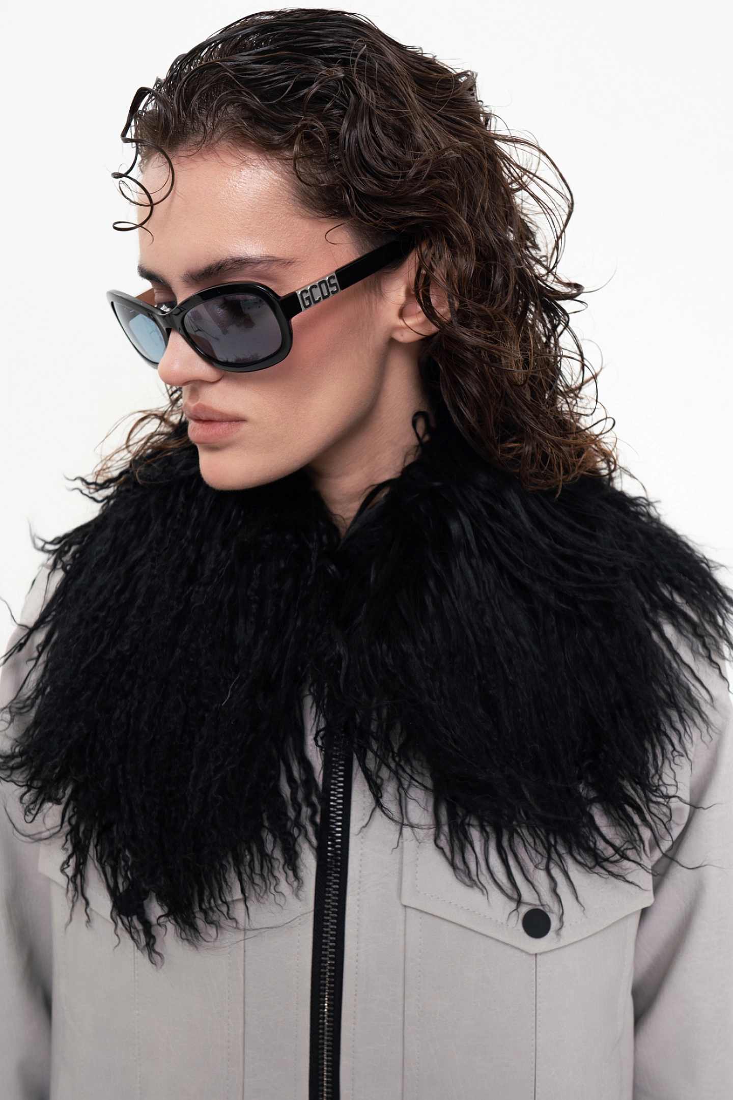 Aviator jacket with removable fur collar