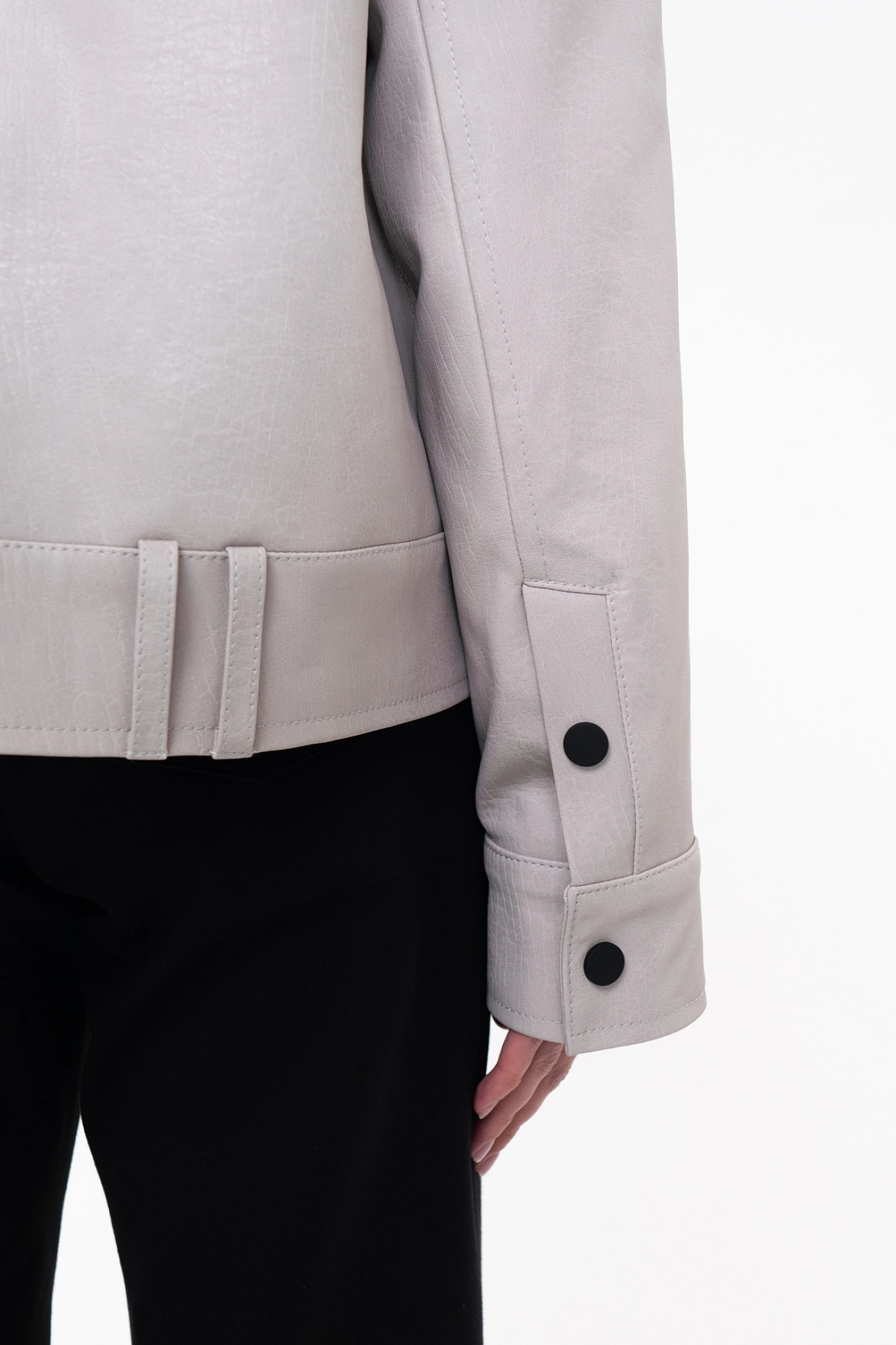 Aviator jacket with removable fur collar