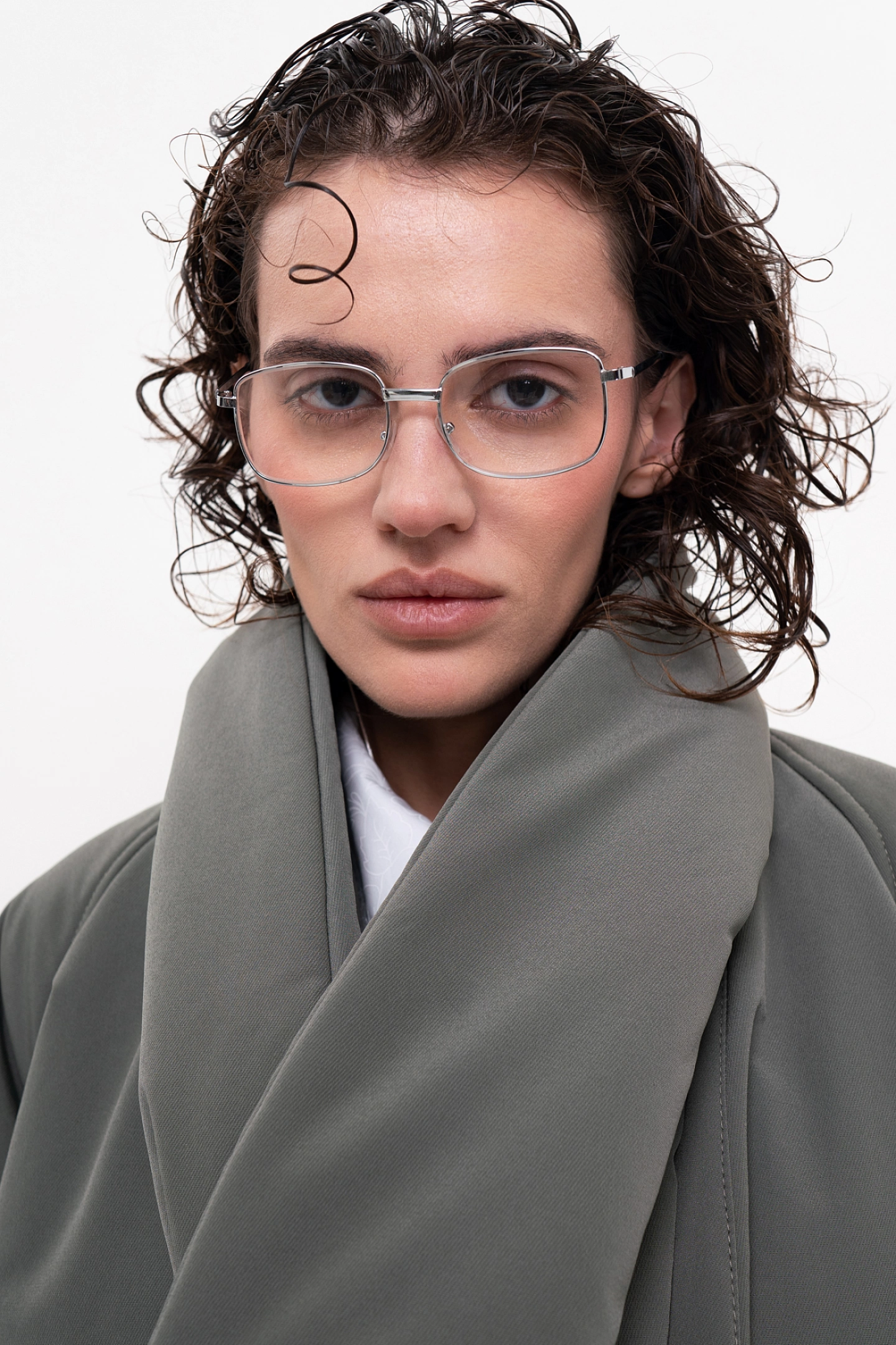 Куртка короткая с объемным воротником