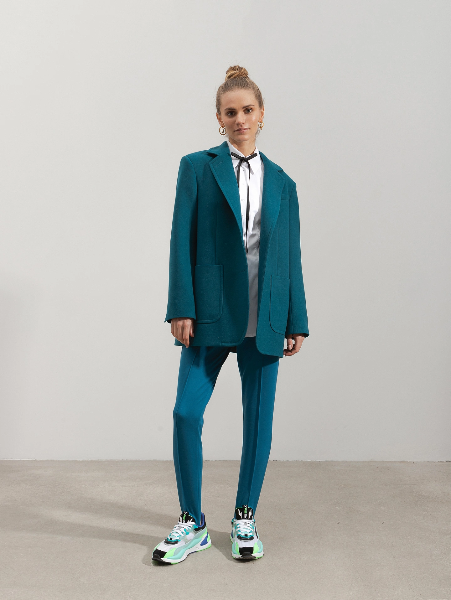 Пальто - жакет с накладными карманами