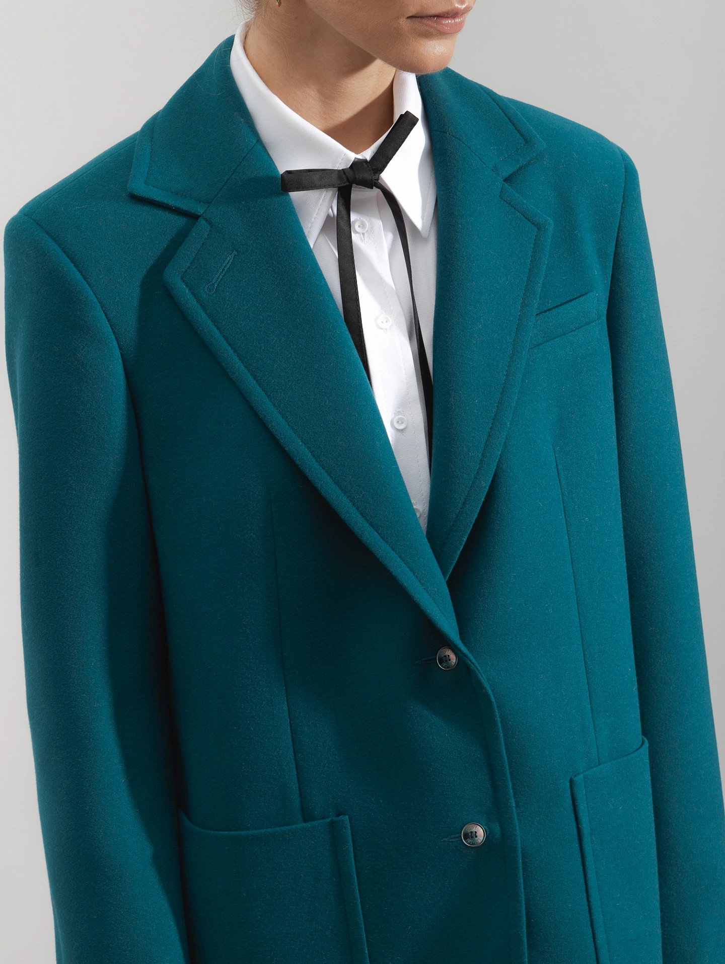 Пальто - жакет с накладными карманами