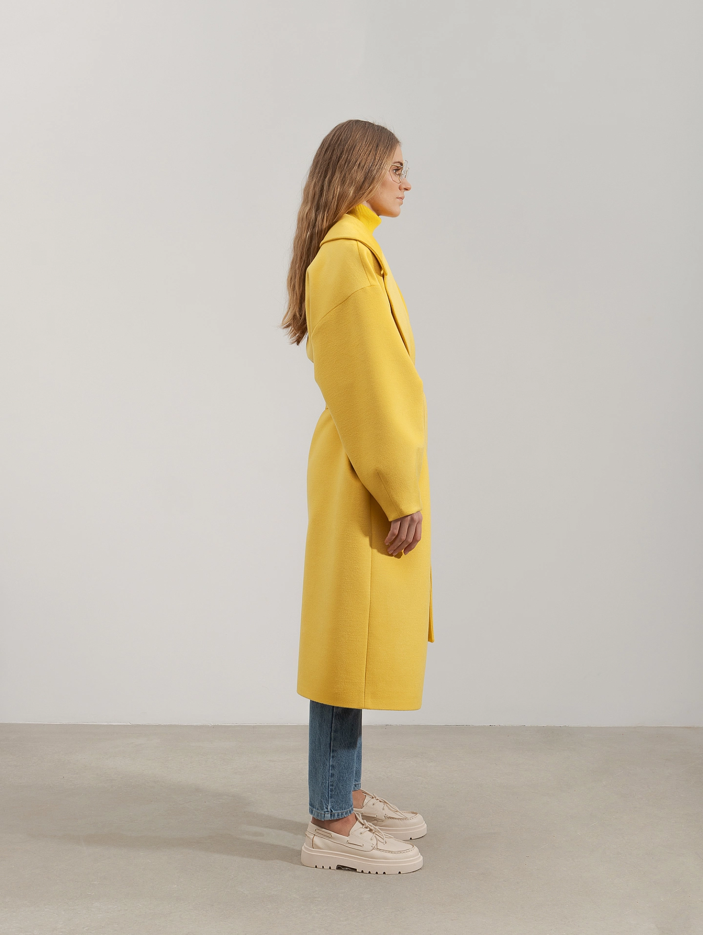 Пальто с широким воротником