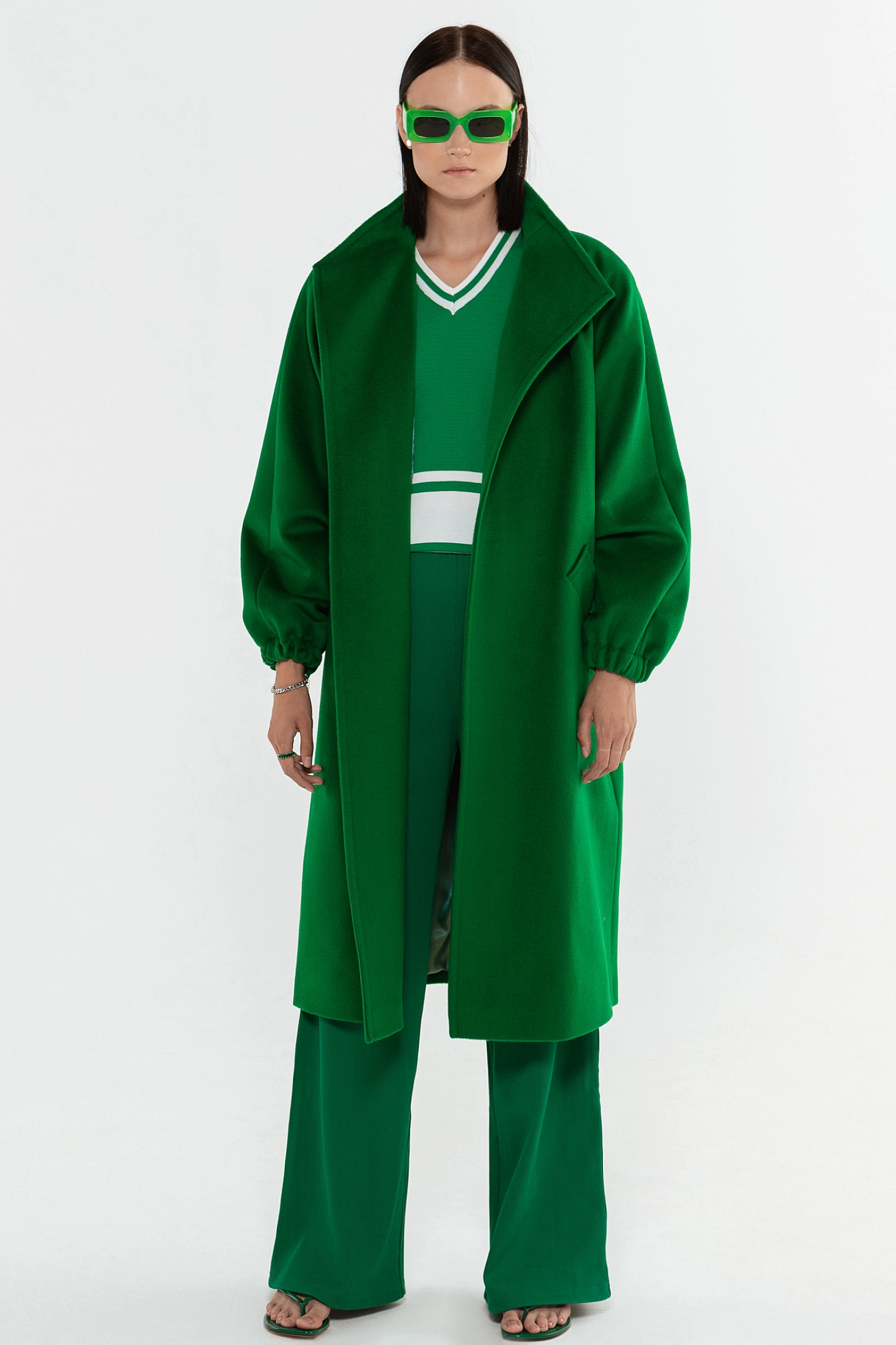 Пальто с гипер плечами