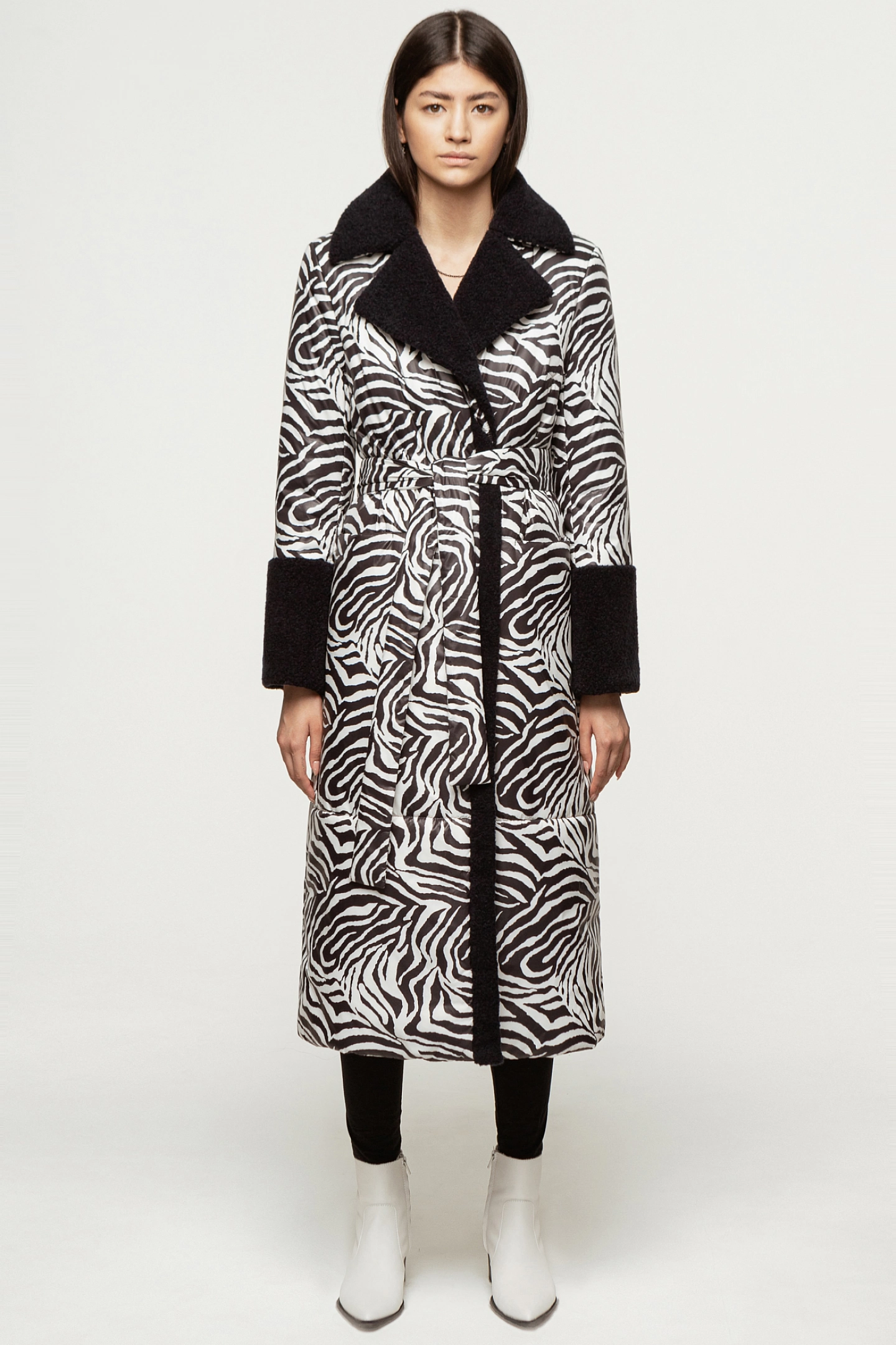 Пальто утеплённое с меховой отделкой