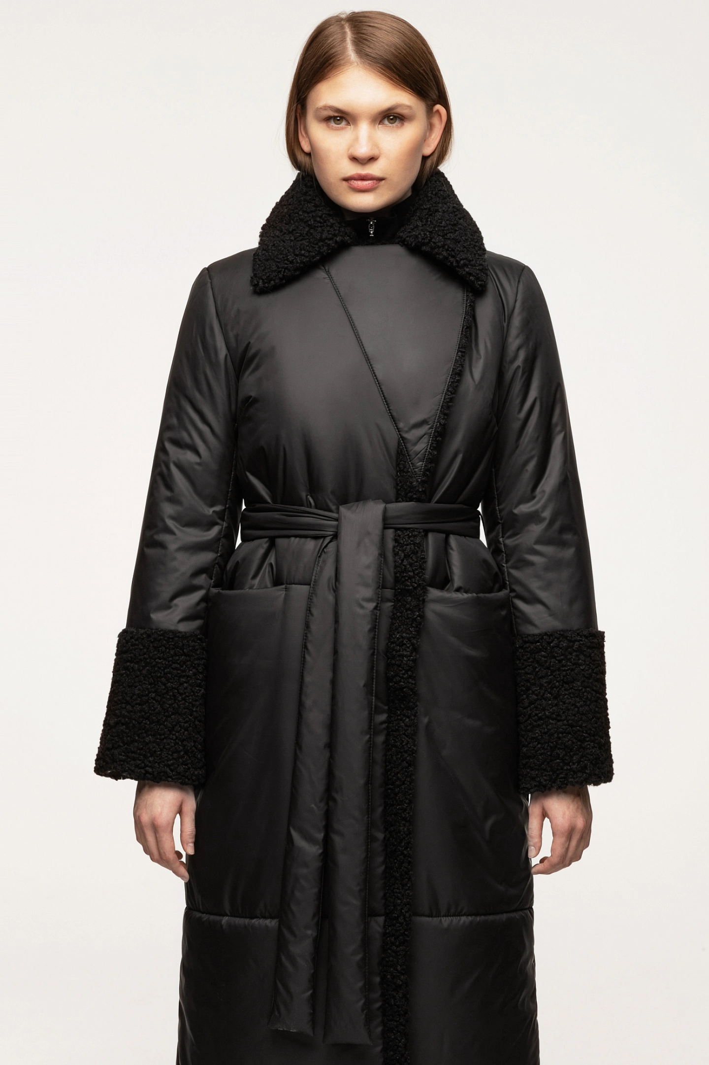 Пальто утеплённое с меховой отделкой