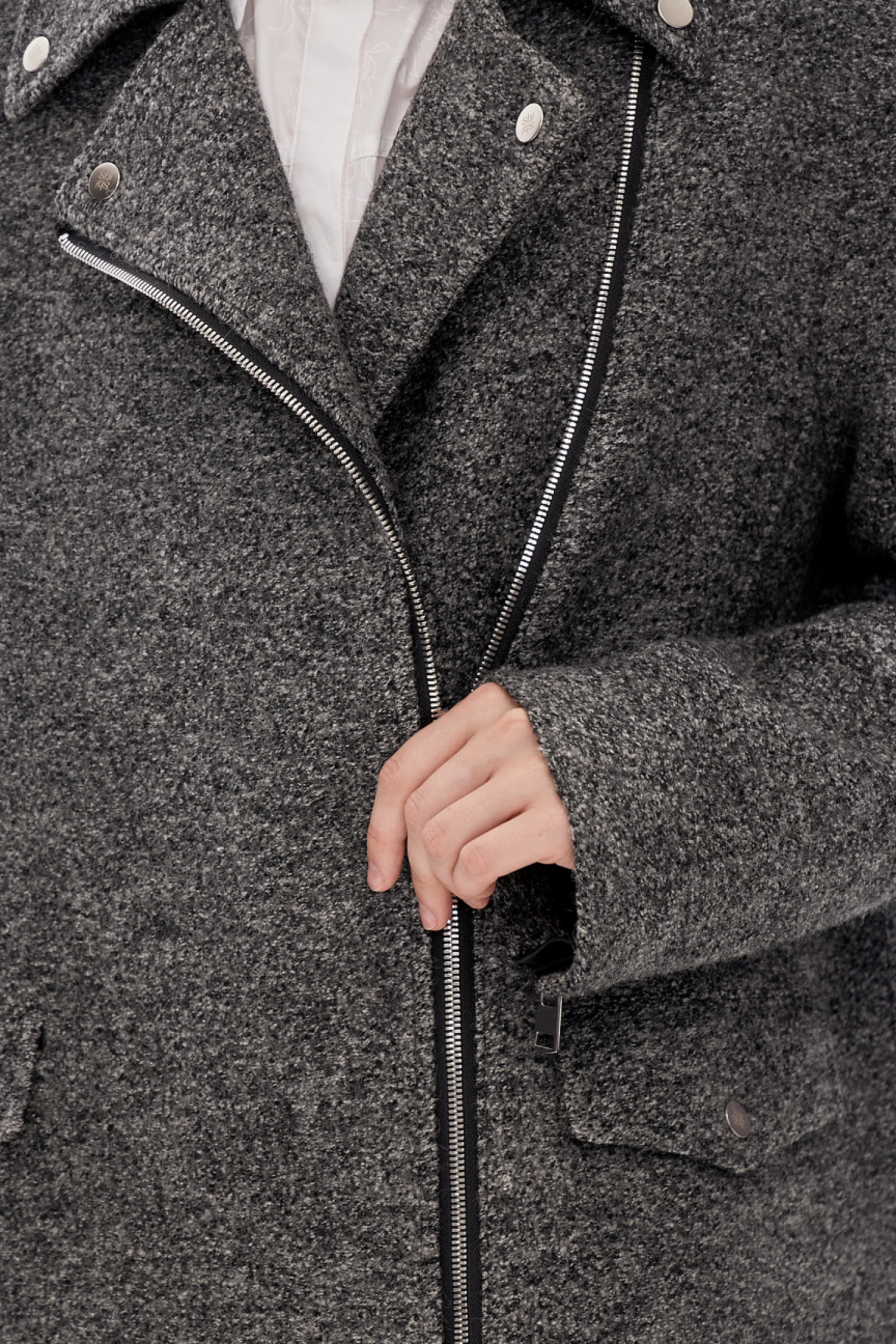 Пальто-косуха с широким плечом