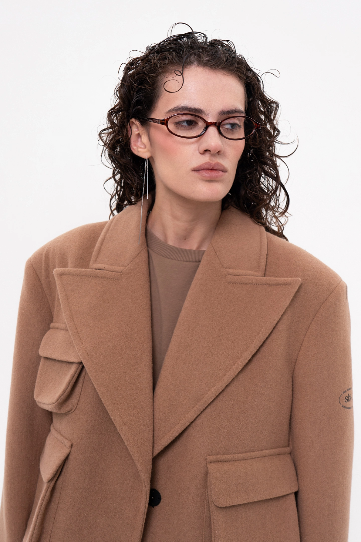 Men's cut coat with voluminous pockets