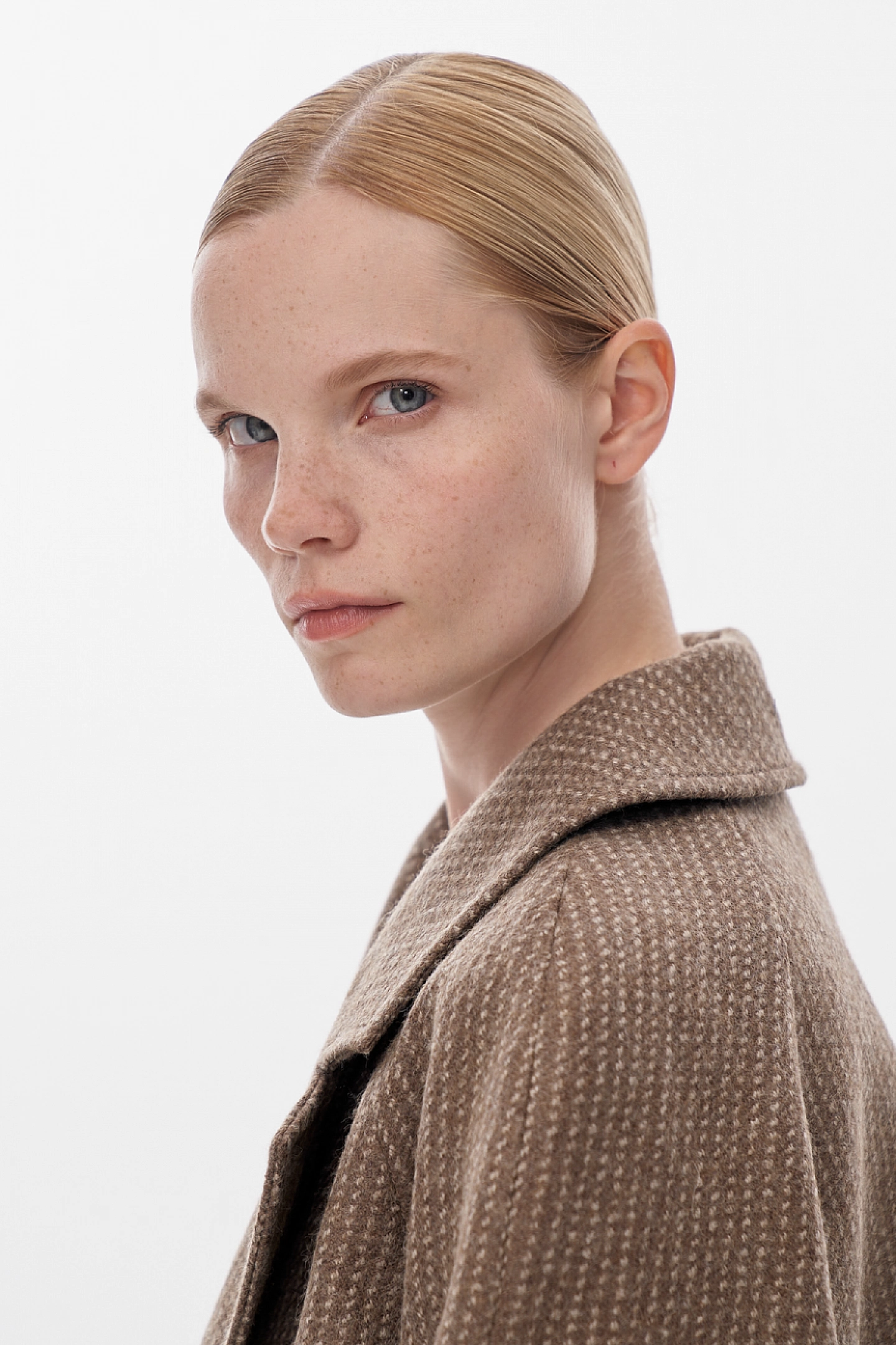 Пальто-реглан с кокетками