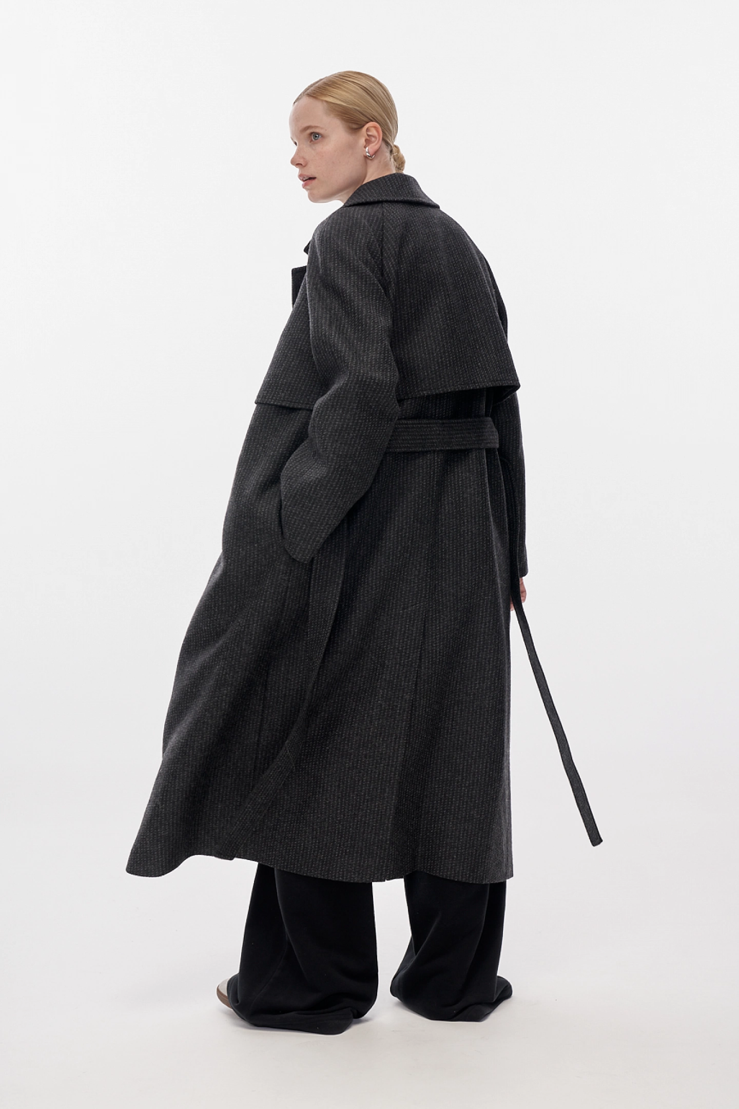 Raglan coat with yokes