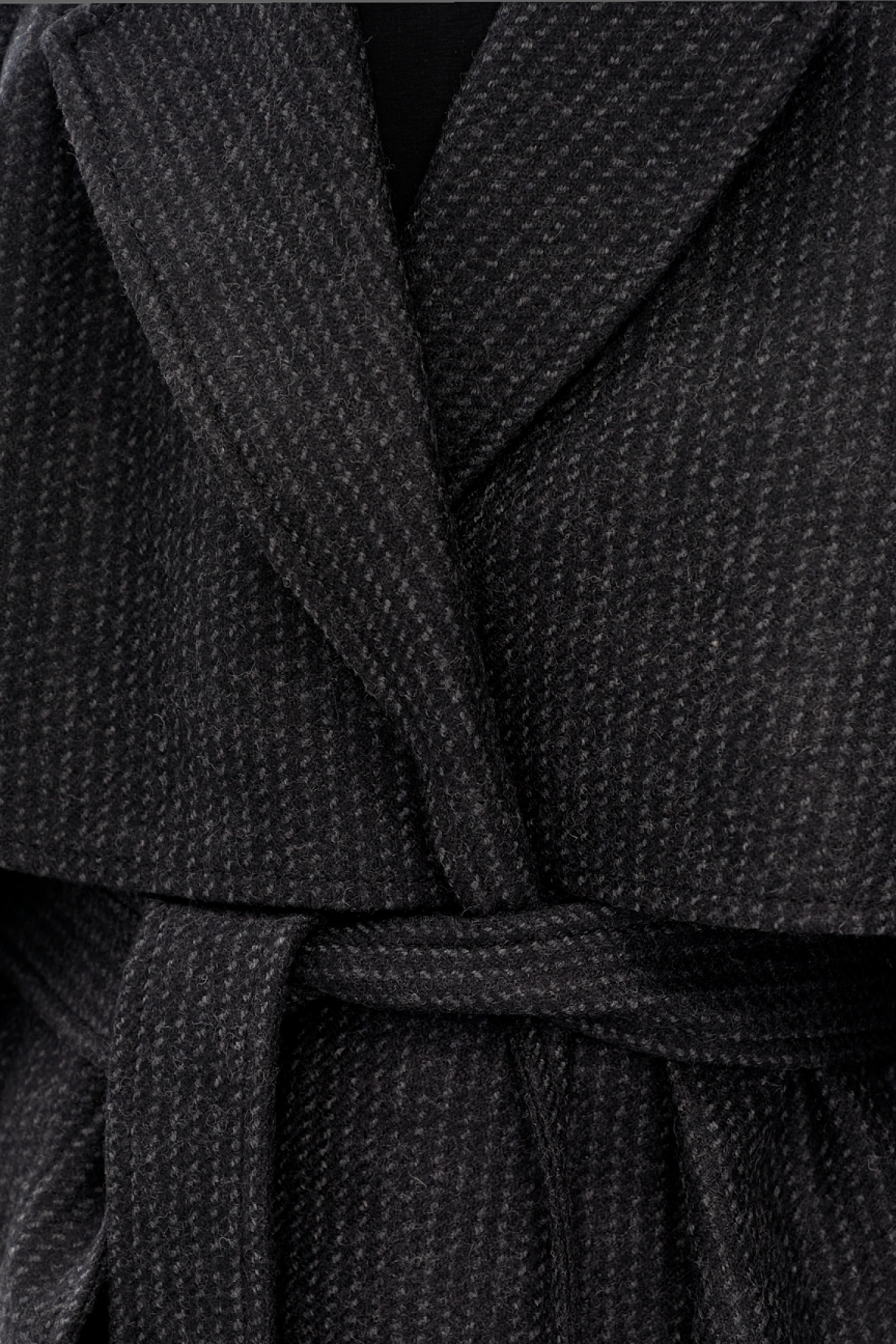 Raglan coat with yokes