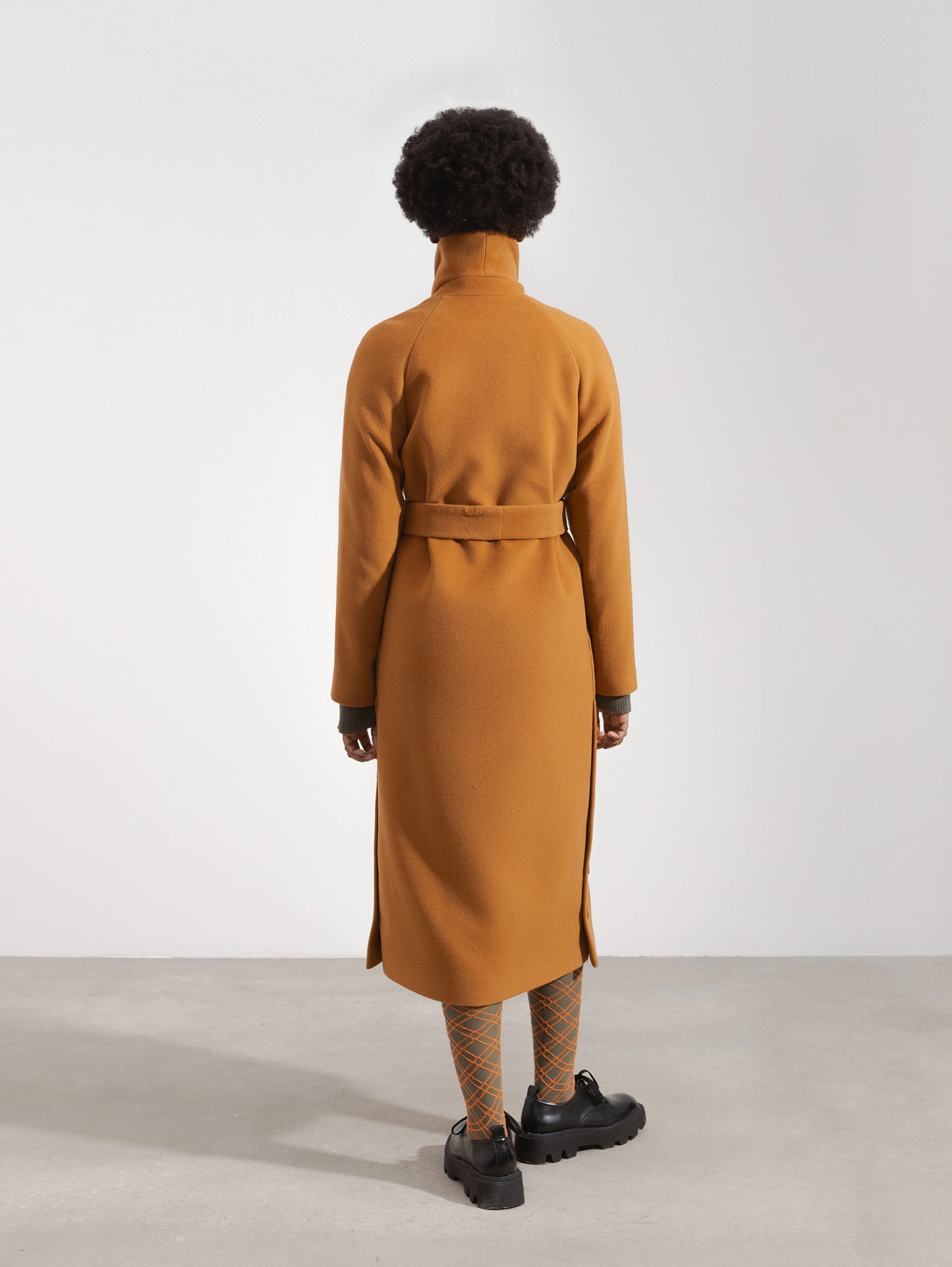 Пальто реглан со шлицами