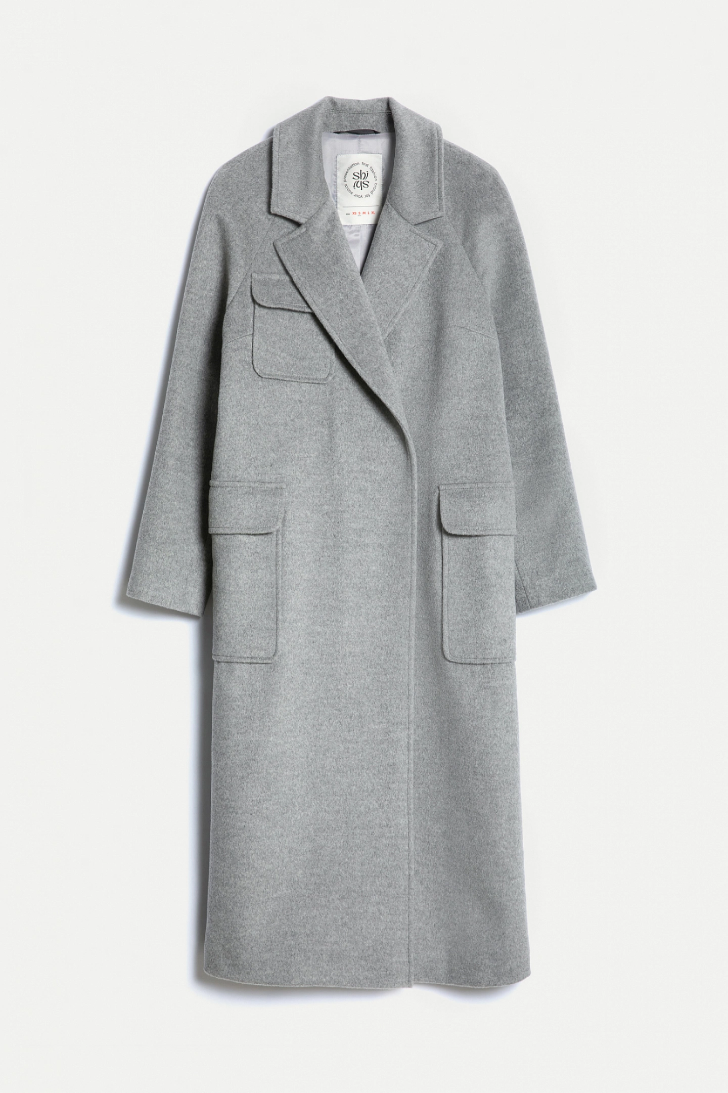 Raglan sleeve coat with patch pockets
