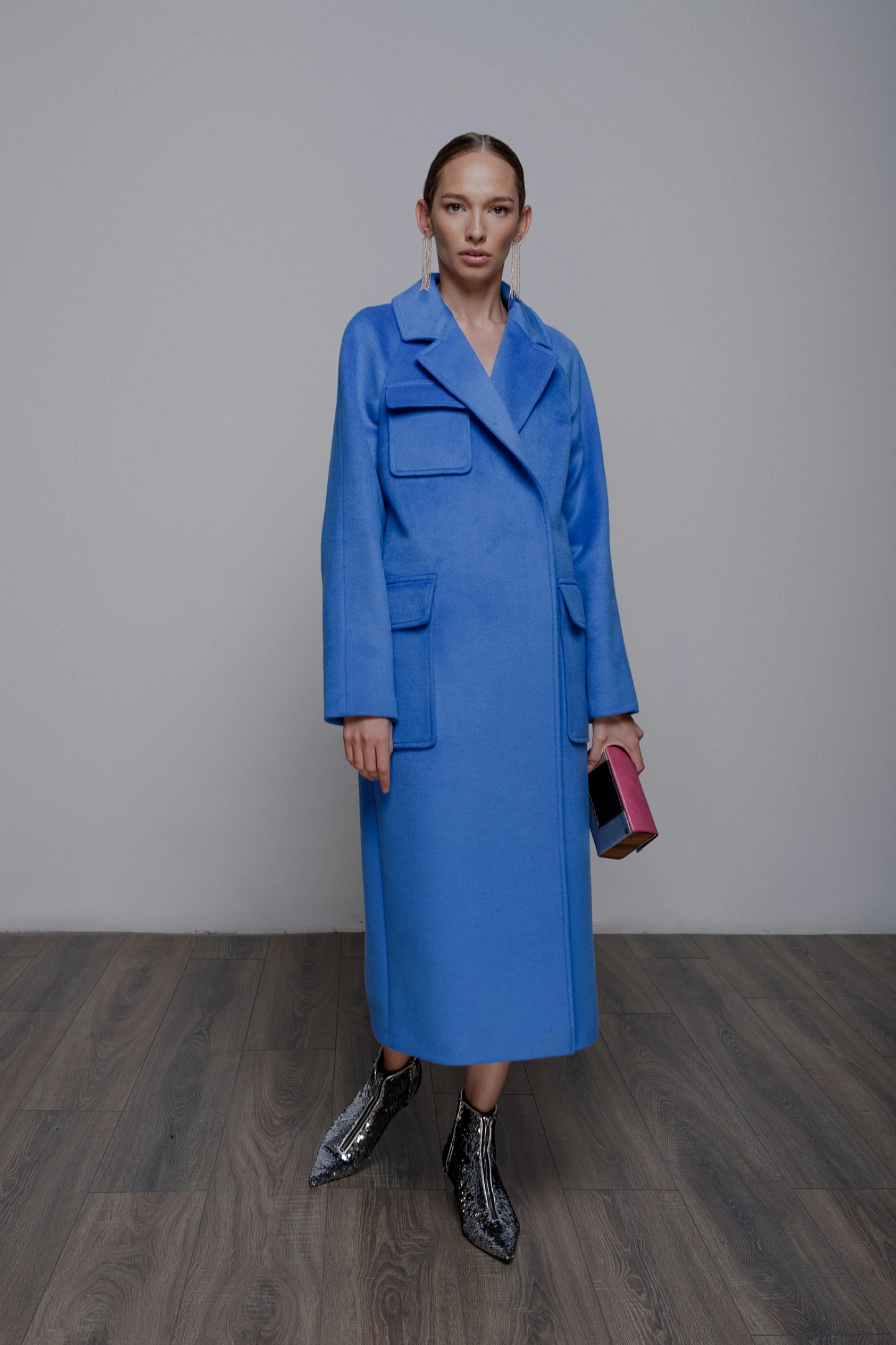 Пальто реглан с накладными карманами