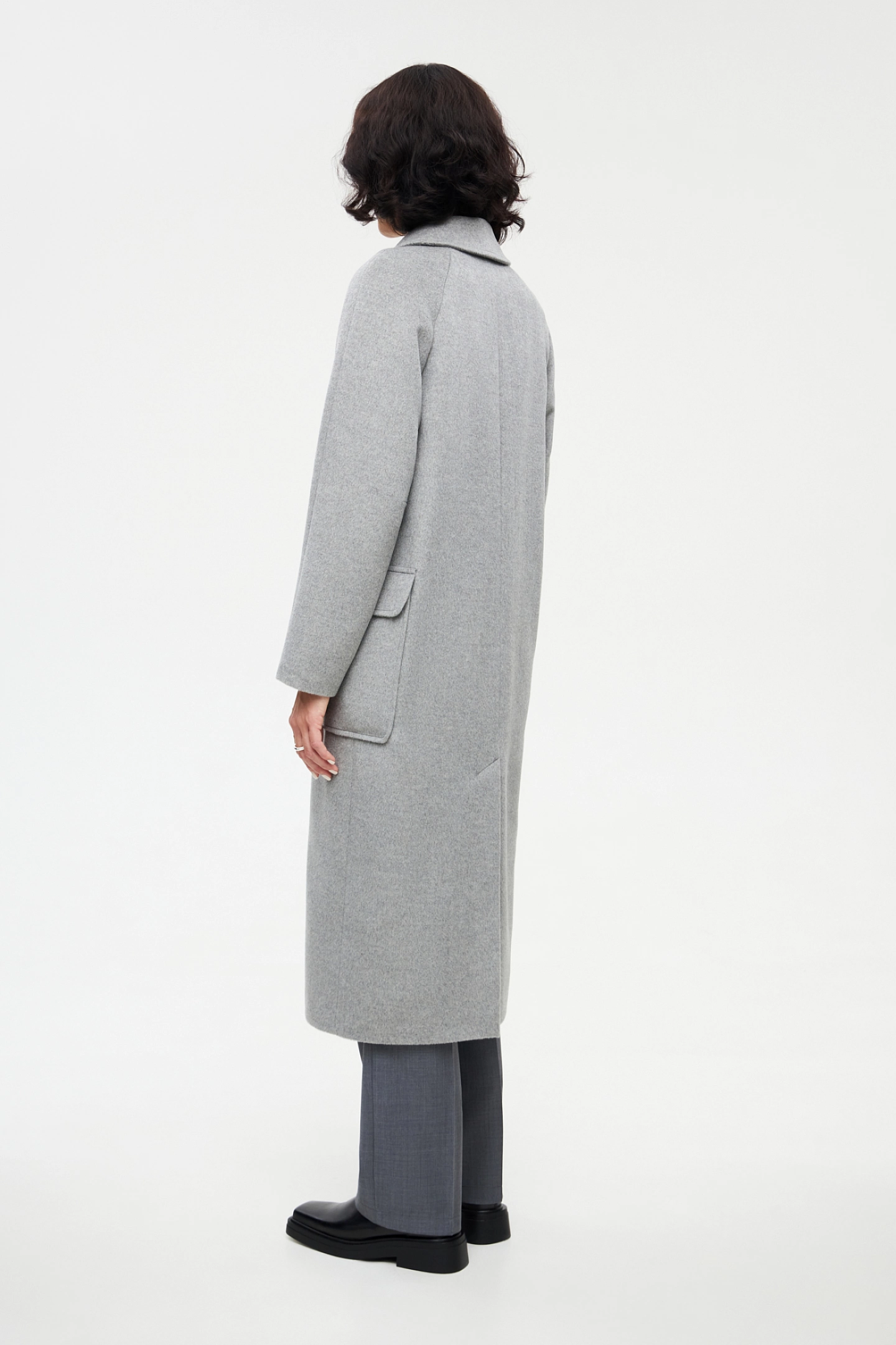 Raglan sleeve coat with patch pockets