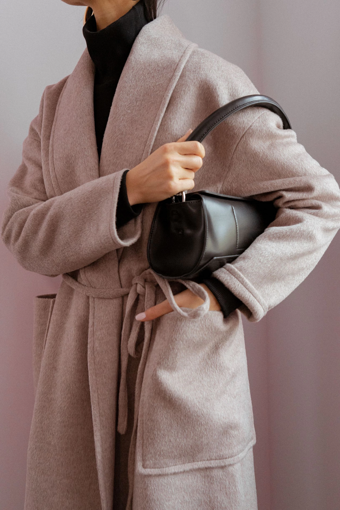 Пальто шаль со спущенным плечом