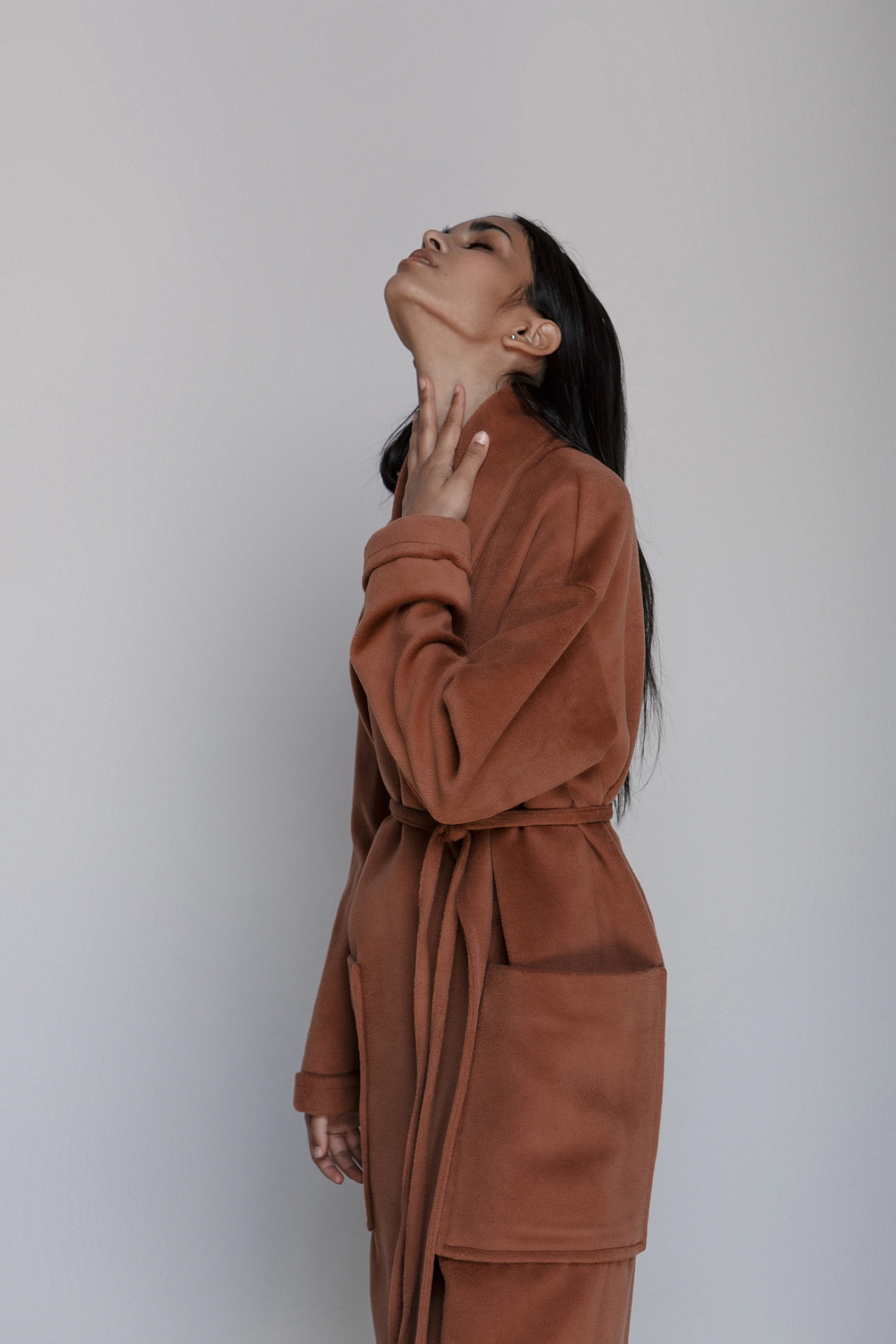 Пальто шаль со спущенным плечом