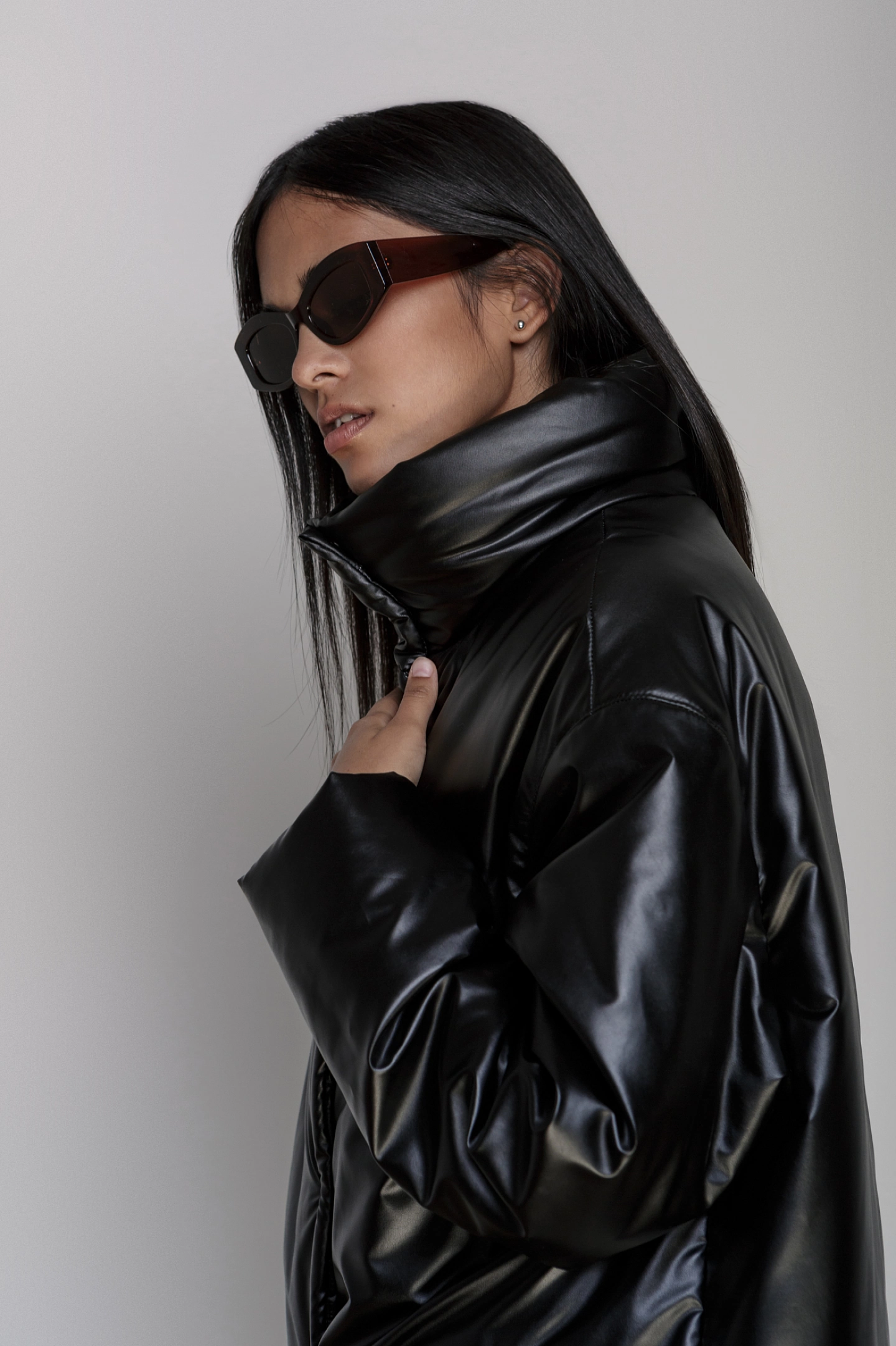 Пуховик объемный со стойкой