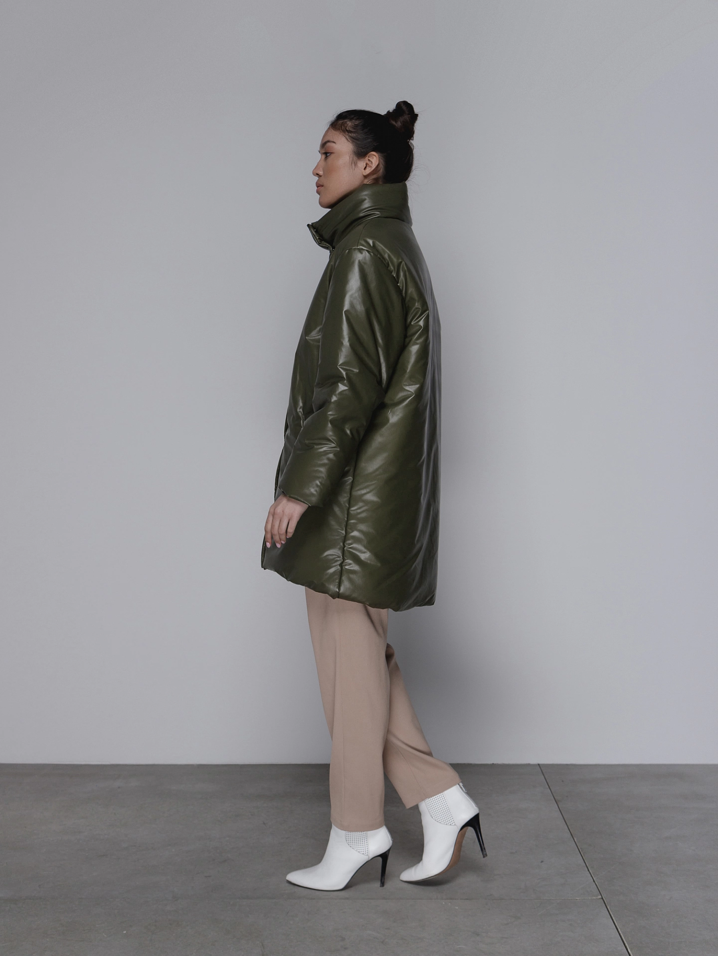 Пуховик объемный со стойкой